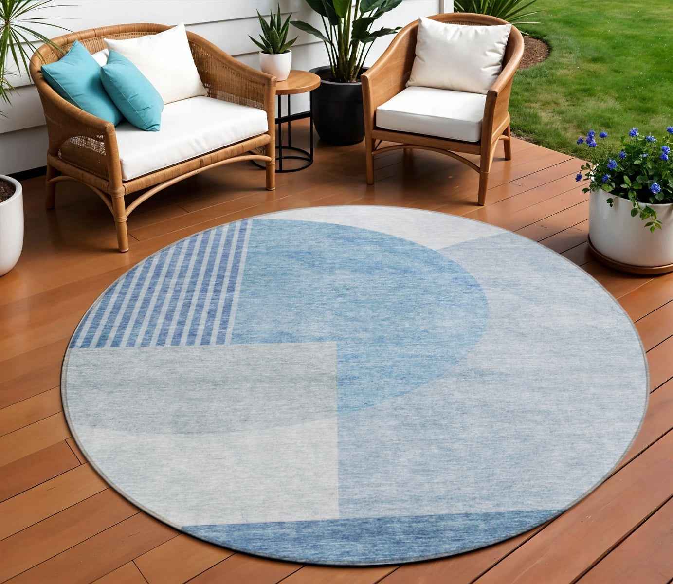 8' Navy Blue And Sky Blue Round Geometric Washable Indoor Outdoor Area Rug