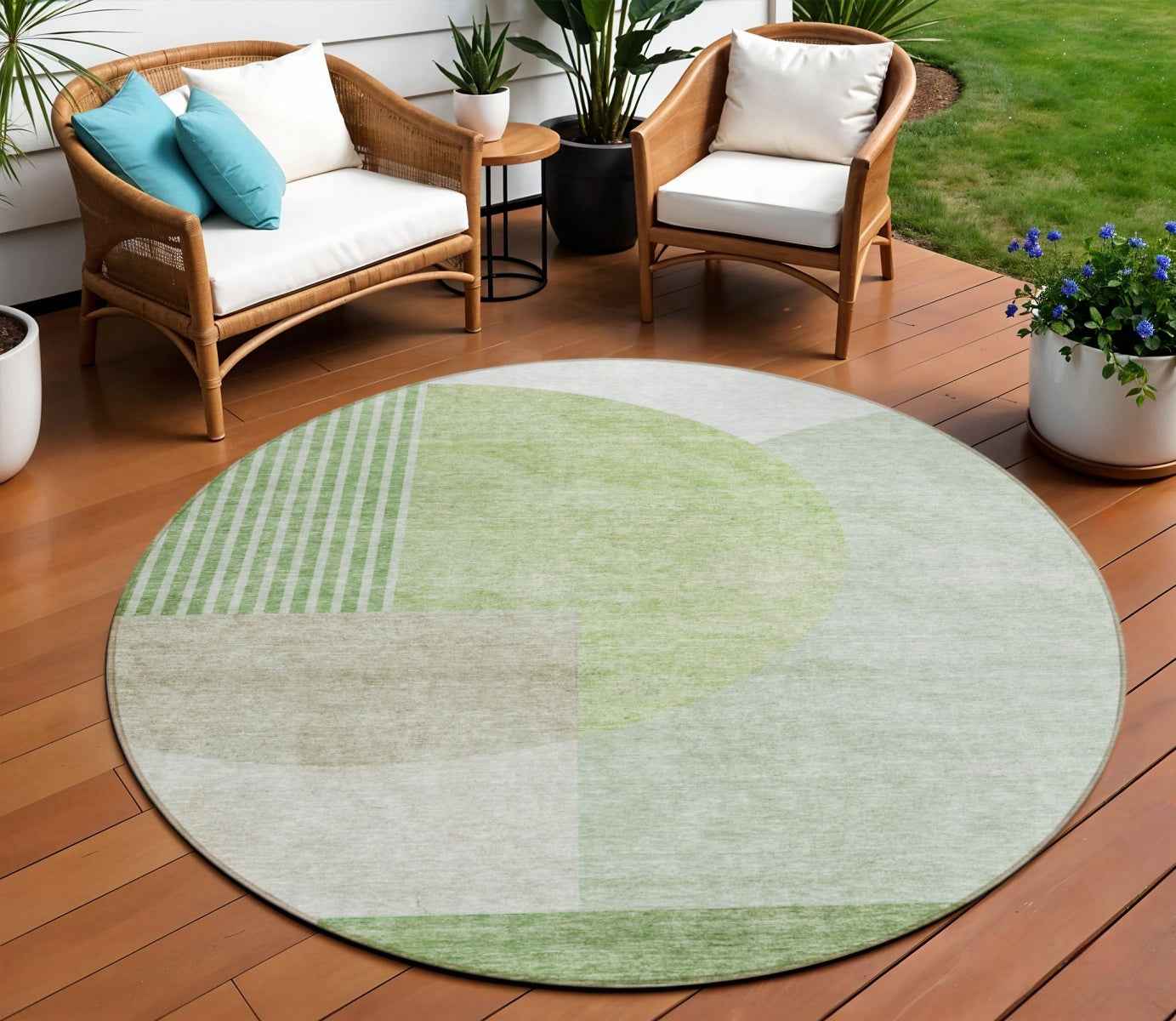 8' Olive Green And Artichoke Green Round Geometric Washable Indoor Outdoor Area Rug