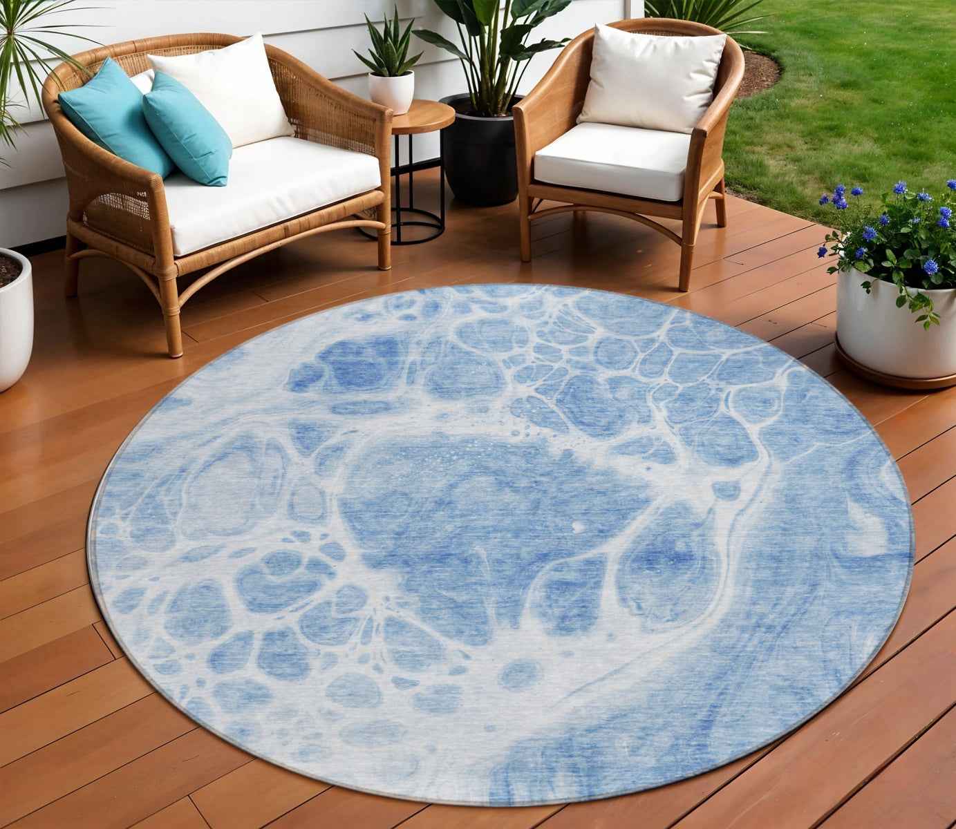 8' Sky Blue And Denim Blue Round Nautical Washable Indoor Outdoor Area Rug