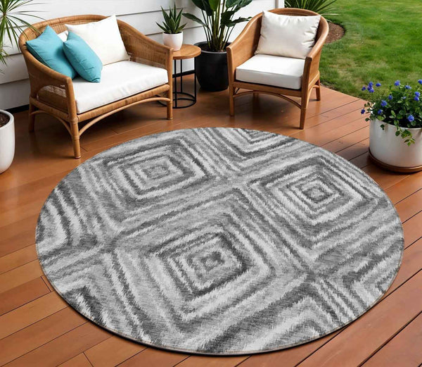 8' Gray Silver And Ivory Round Geometric Washable Indoor Outdoor Area Rug