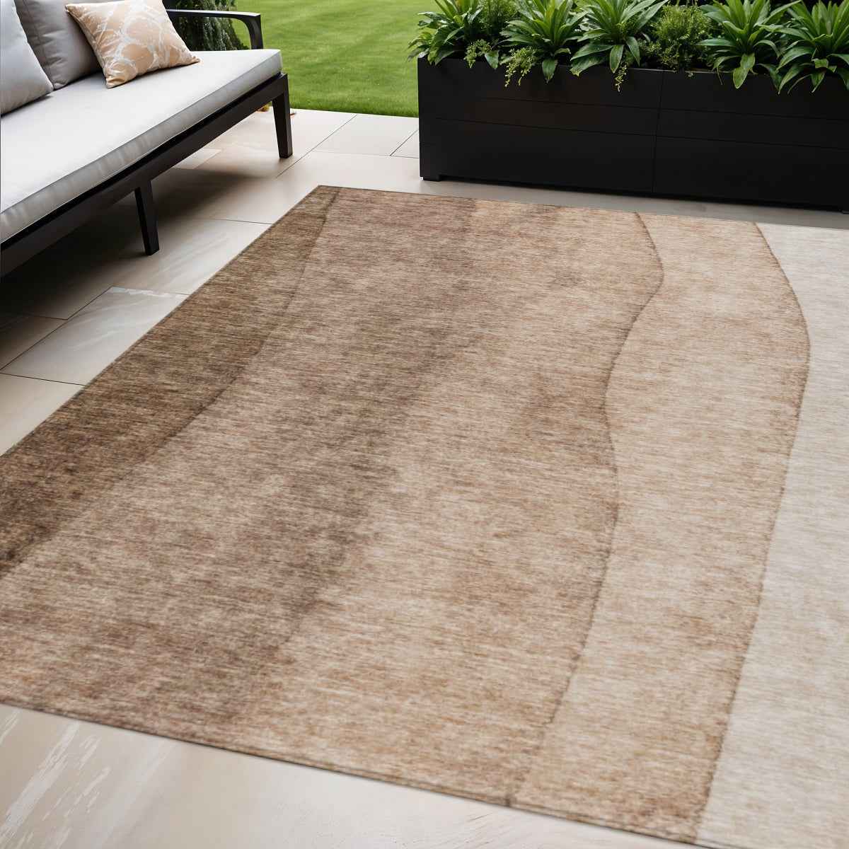 5' X 8' Brown And Beige Ombre Washable Indoor Outdoor Area Rug