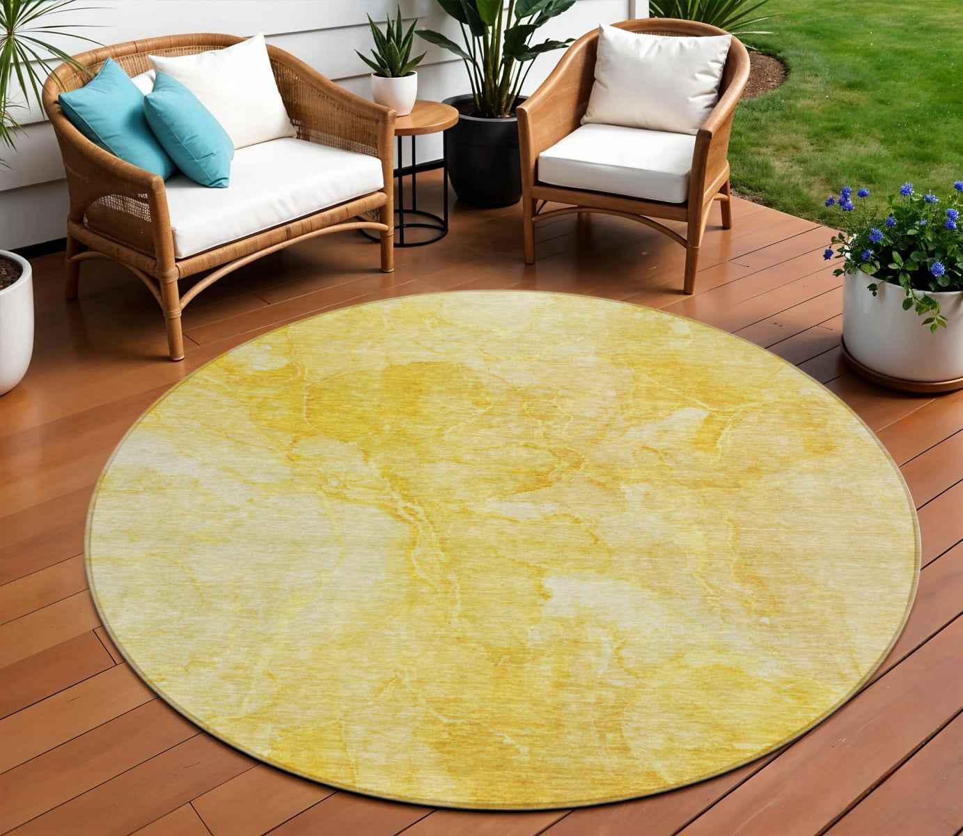 8' Gold And Yellow Round Nautical Washable Indoor Outdoor Area Rug
