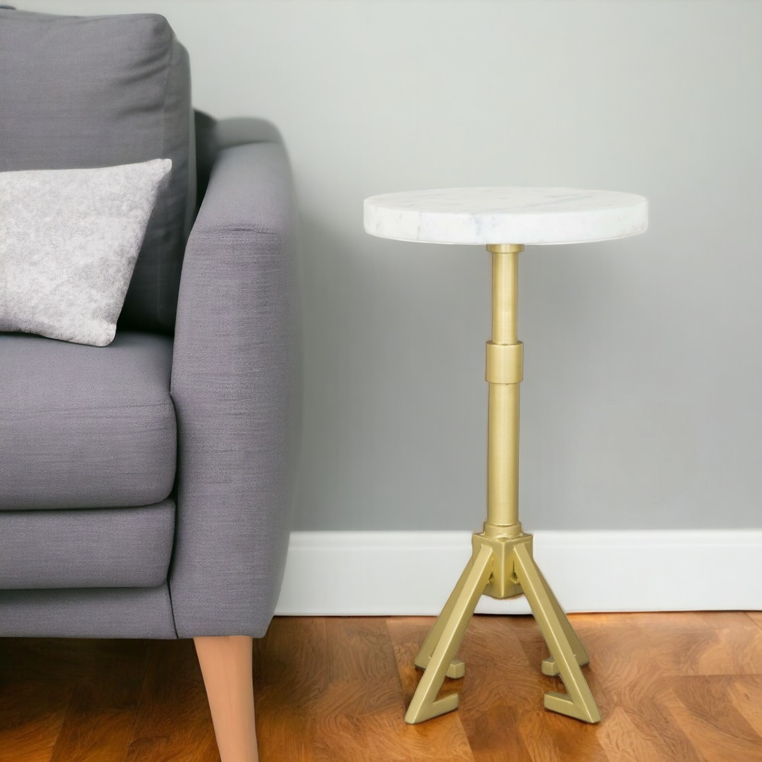 22" White And Gold Marble And Iron Round Pedestal End Table