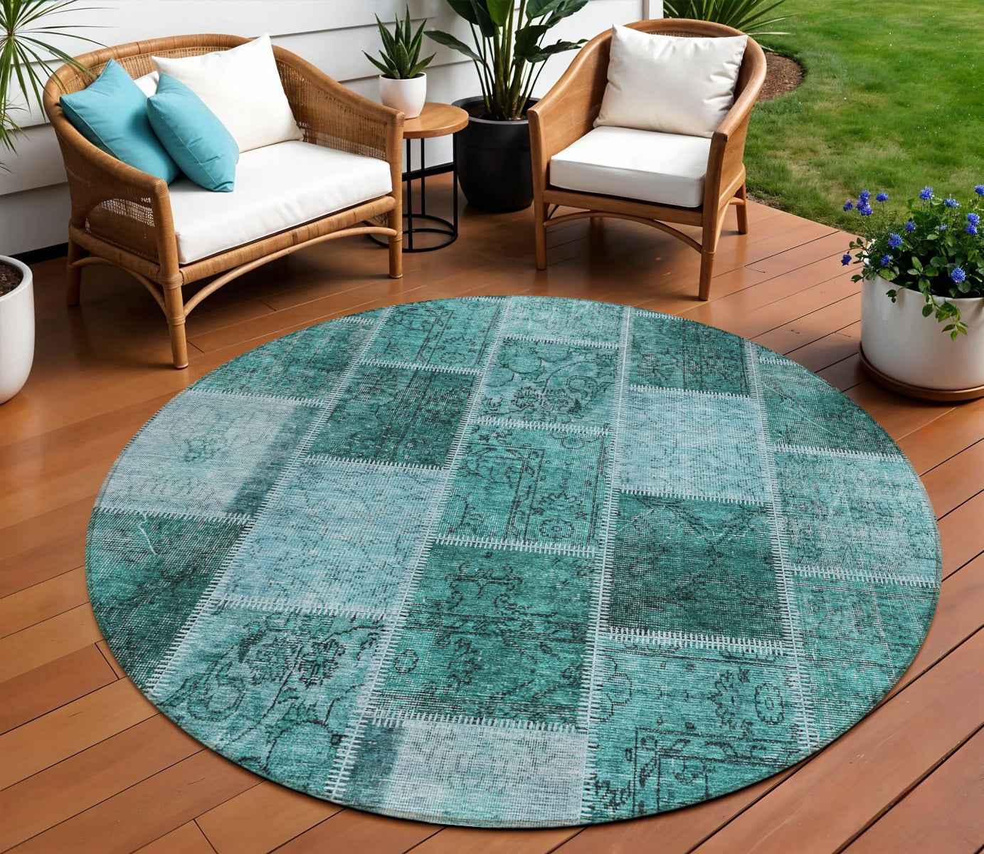 8' Teal Blue Aqua And Charcoal Round Patchwork Washable Indoor Outdoor Area Rug