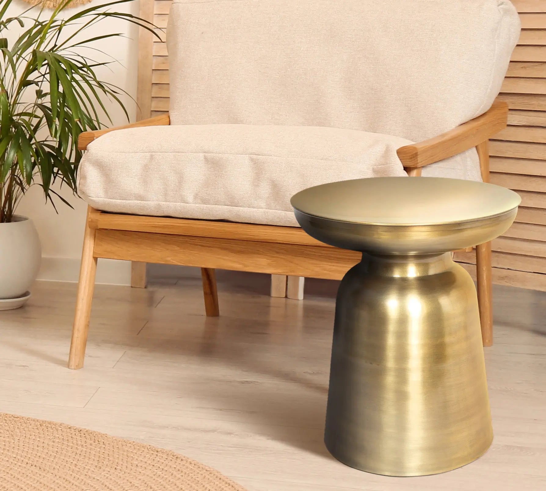 19" Gold Iron Round End Table - GreatEagleInc