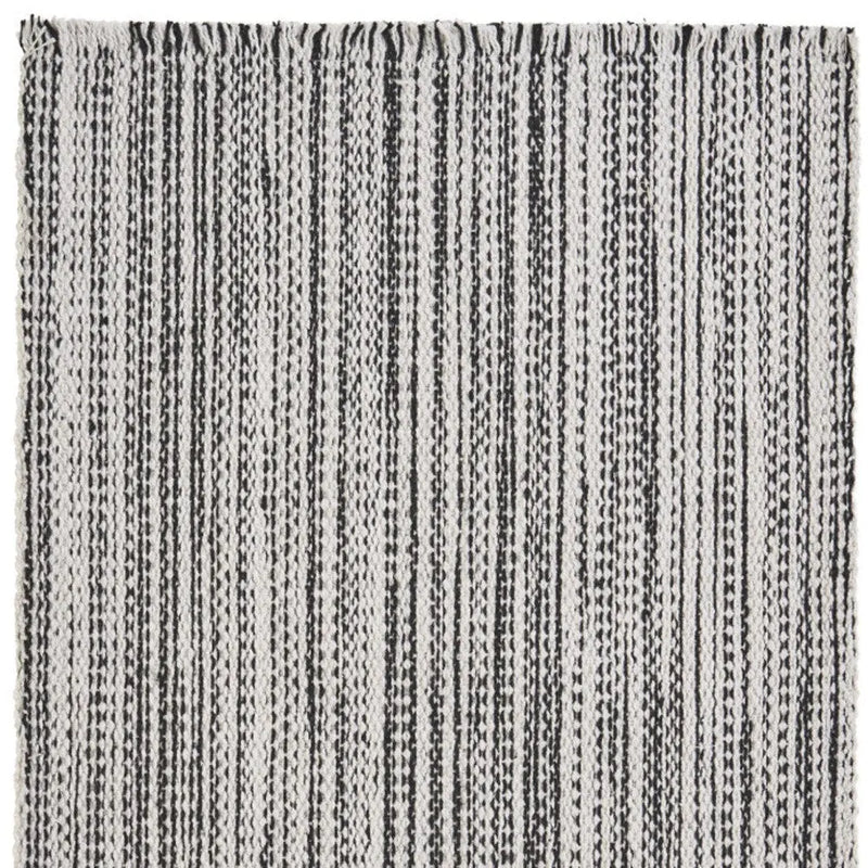 19" Set of Four Black And White Striped Cotton Placemats Homeroots Kitchen & Dining