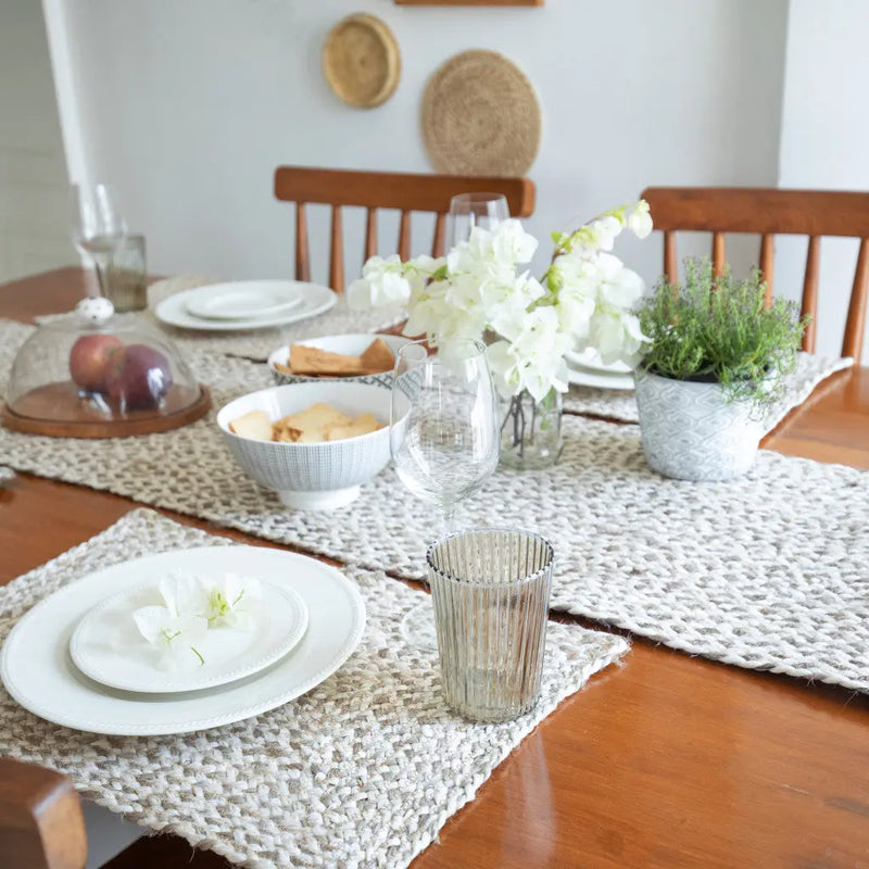19" Set of Four Ivory And Natural Jute Placemats Homeroots Kitchen & Dining