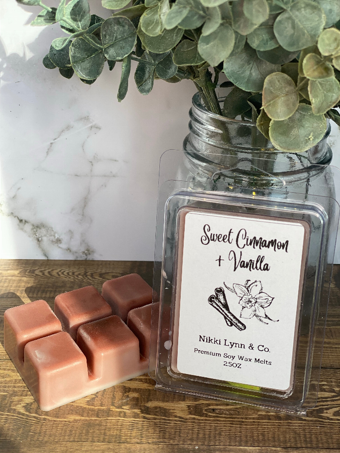 Sweet Cinnamon + Vanilla soy wax melts in clear clamshell with brown and pink cubes