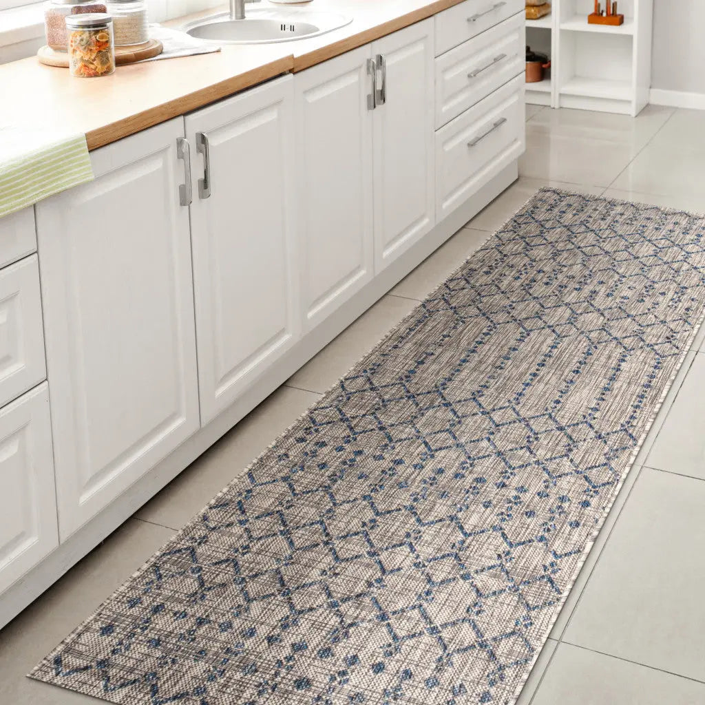 20' Light Gray And Navy Blue Trellis Indoor Outdoor Runner Rug Homeroots Outdoor