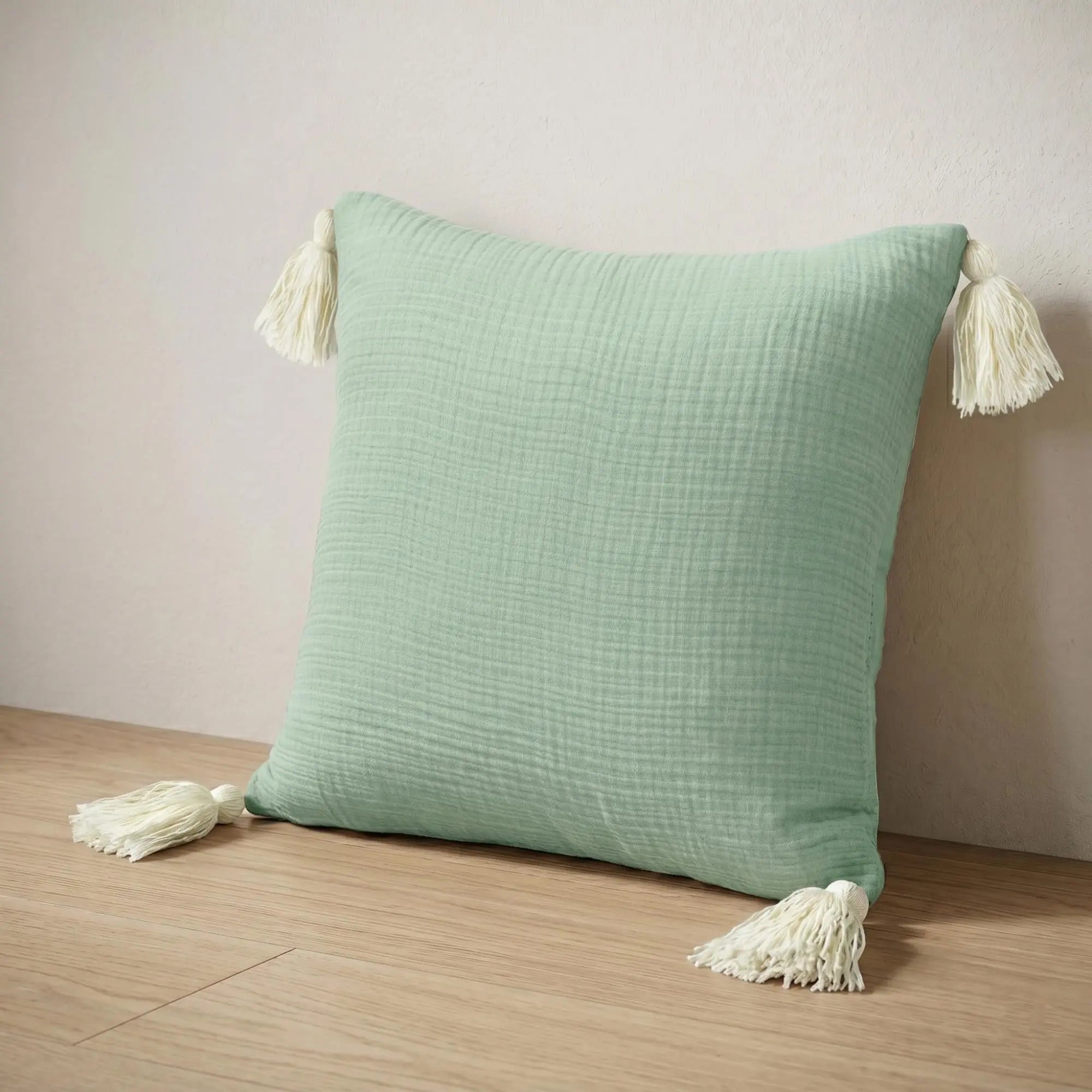 20" X 20" Green And Ivory 100% Cotton Zippered Pillow Homeroots Home Decor
