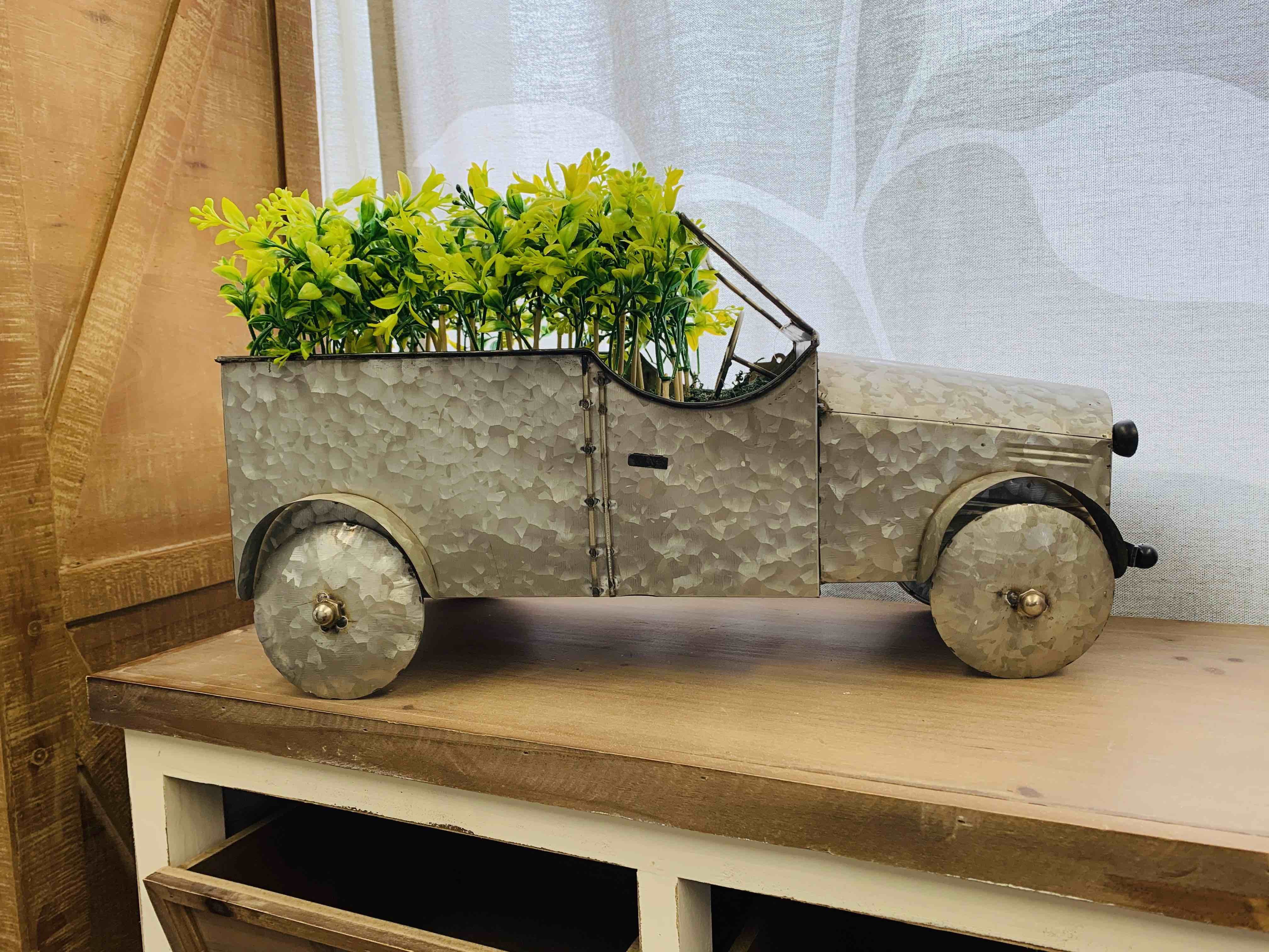 21" Silver Metal Flowers Hand Painted Truck Tabletop Sculpture - GreatEagleInc