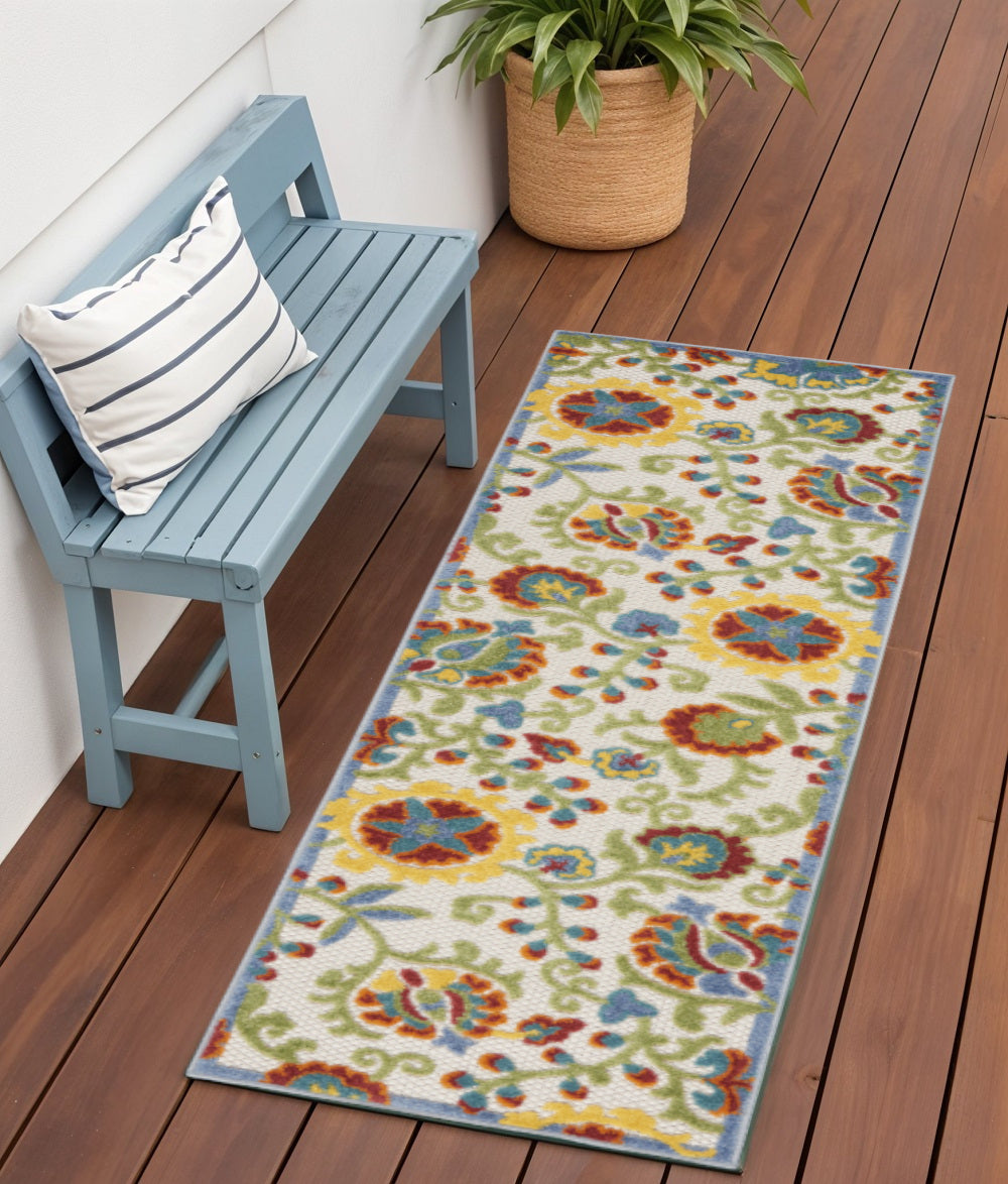 6' Green And Ivory Indoor Outdoor Runner Rug - Outdoor