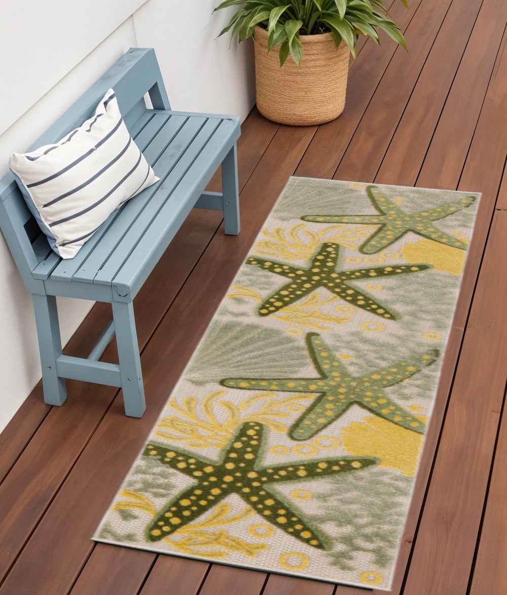 6' Green And Yellow Starfish Indoor Outdoor Runner Rug