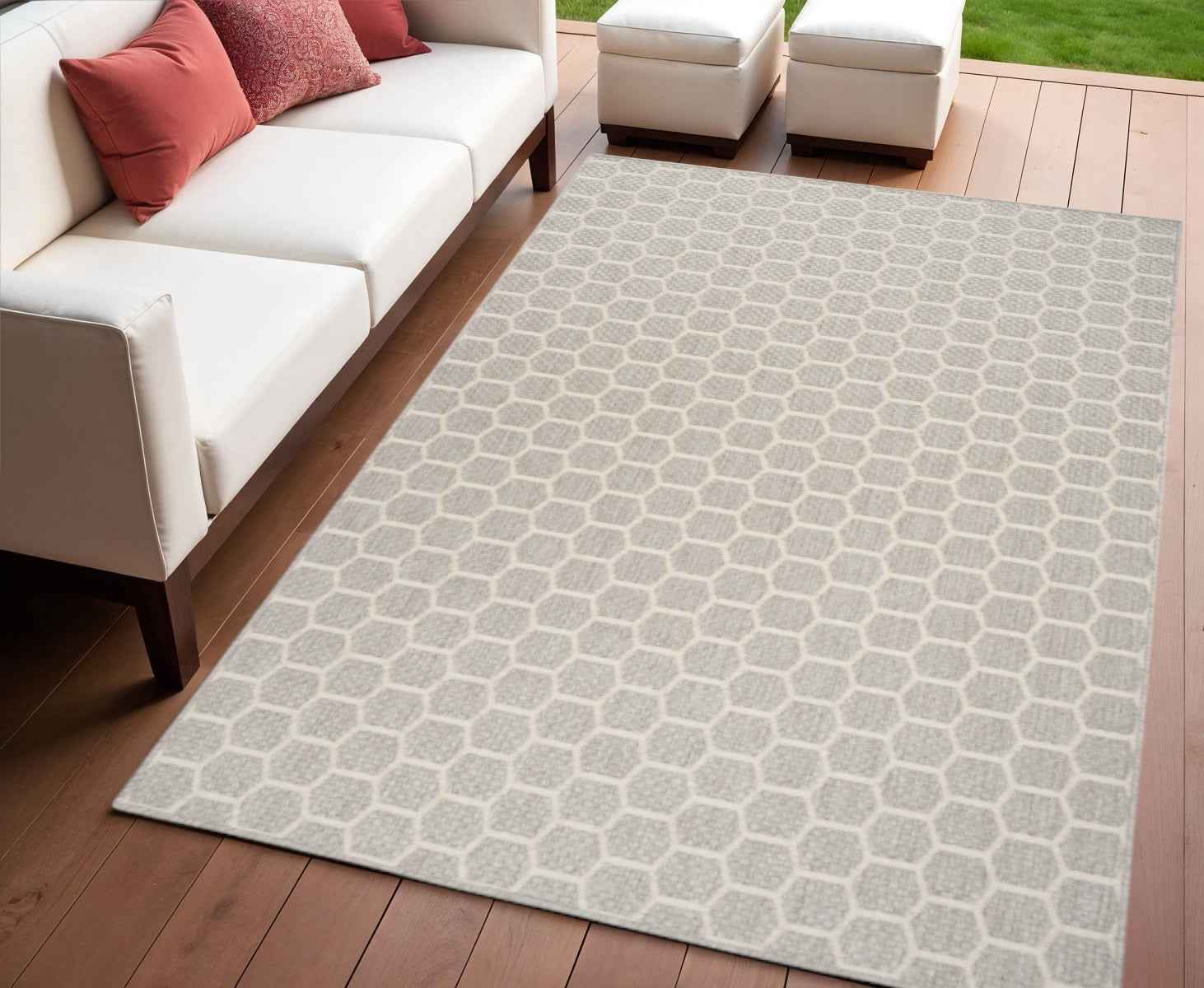 4' X 6' Gray And Ivory Geometric Indoor Outdoor Area Rug