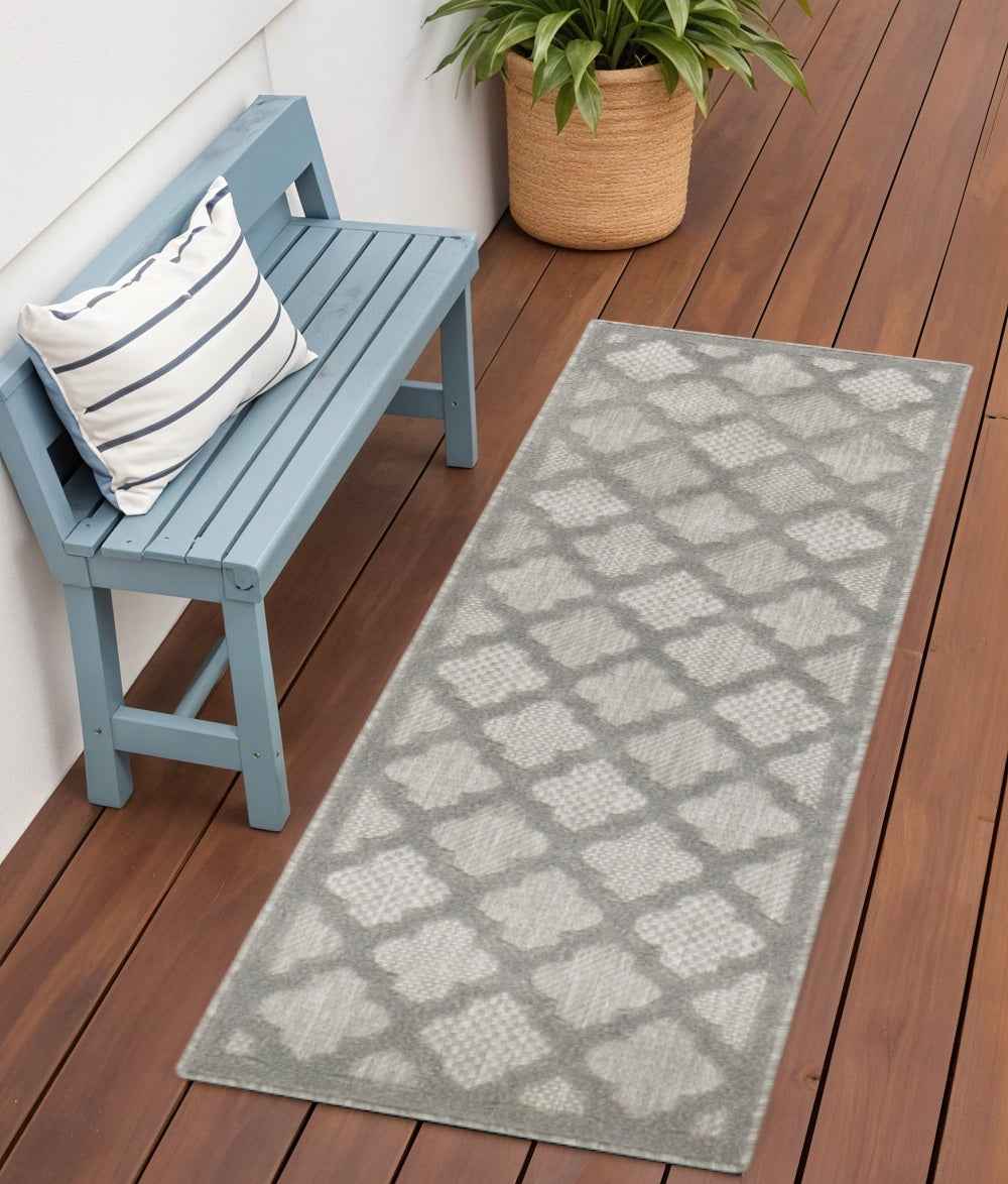 6' Silver And Gray Geometric Indoor Outdoor Area Rug