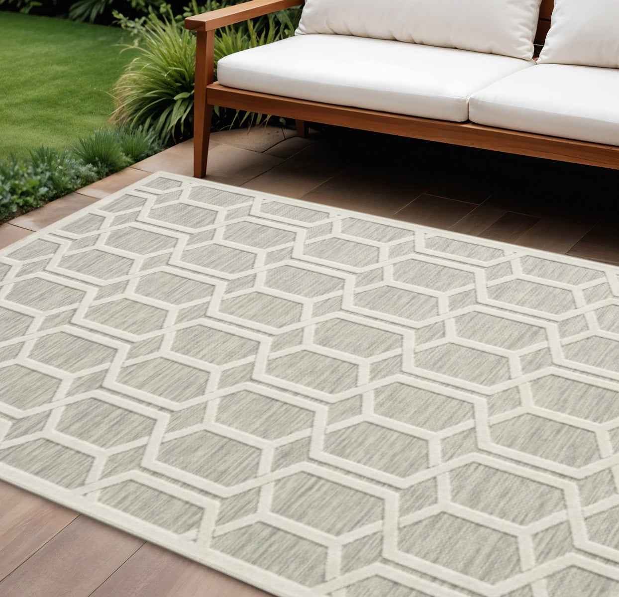 8' X 10' Gray And Ivory Indoor Outdoor Area Rug