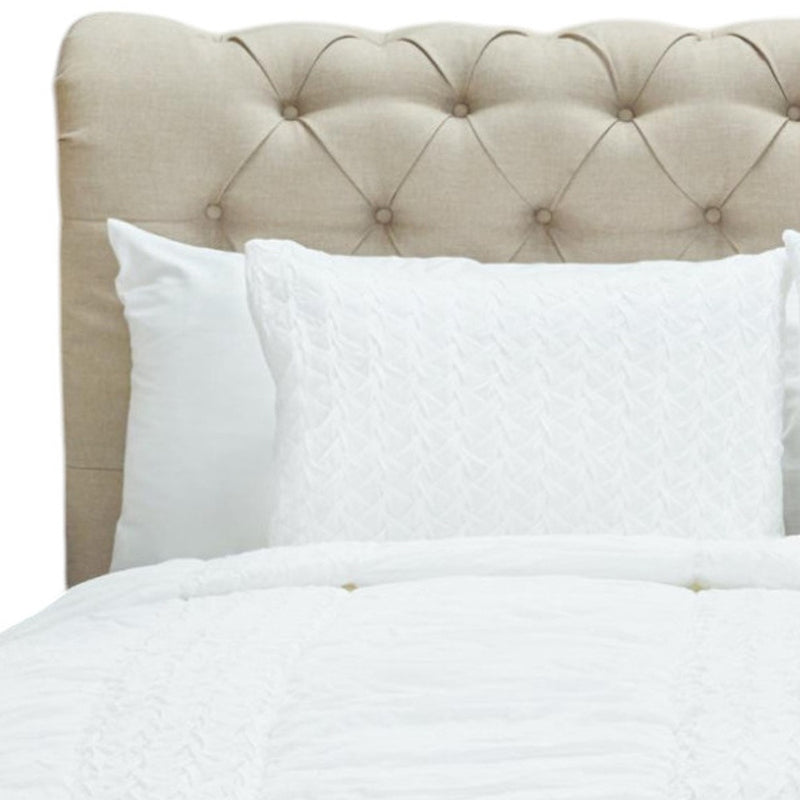 White Geometric Twin Quilt - Bed & Bath