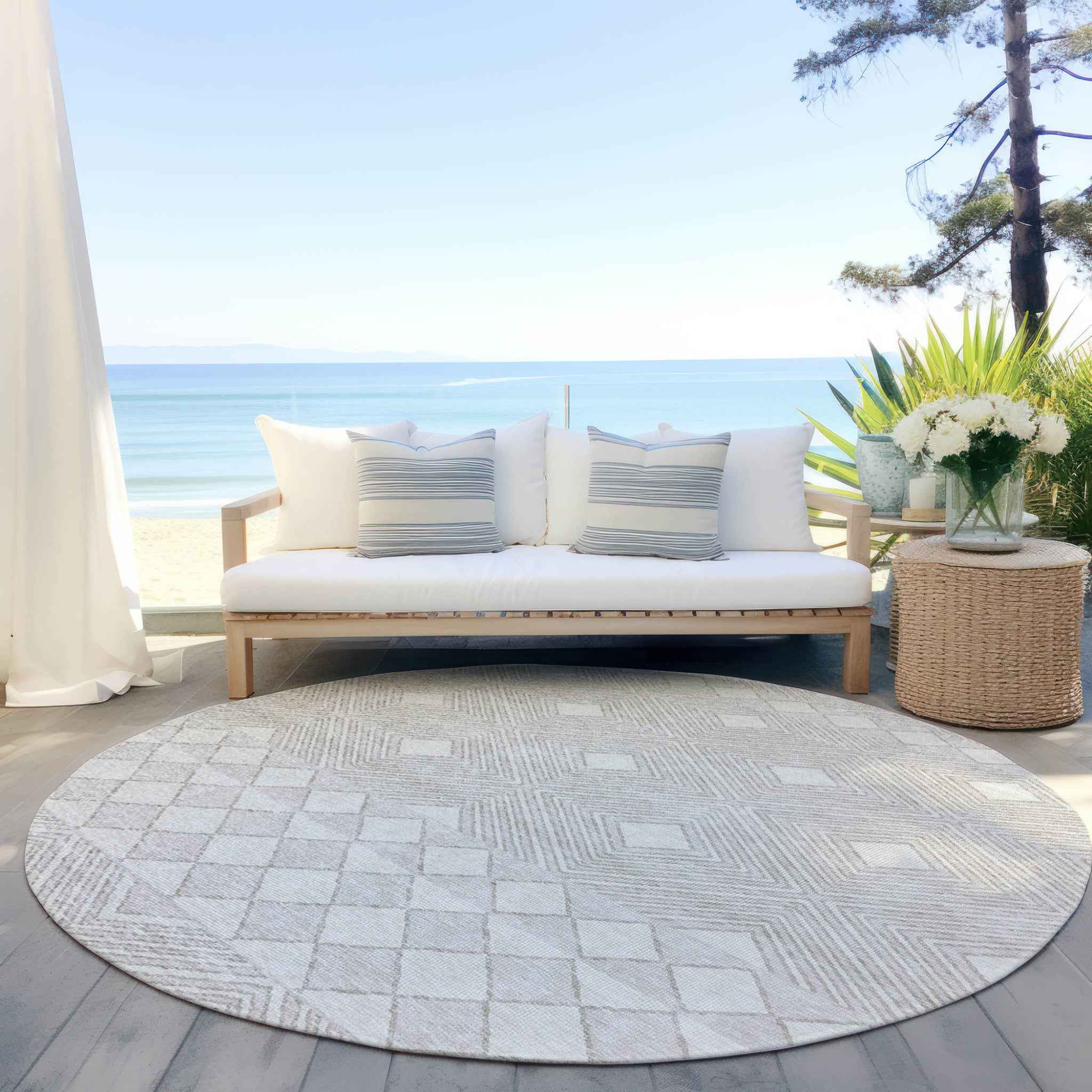 8' Ivory And Gray Round Geometric Washable Indoor Outdoor Area Rug