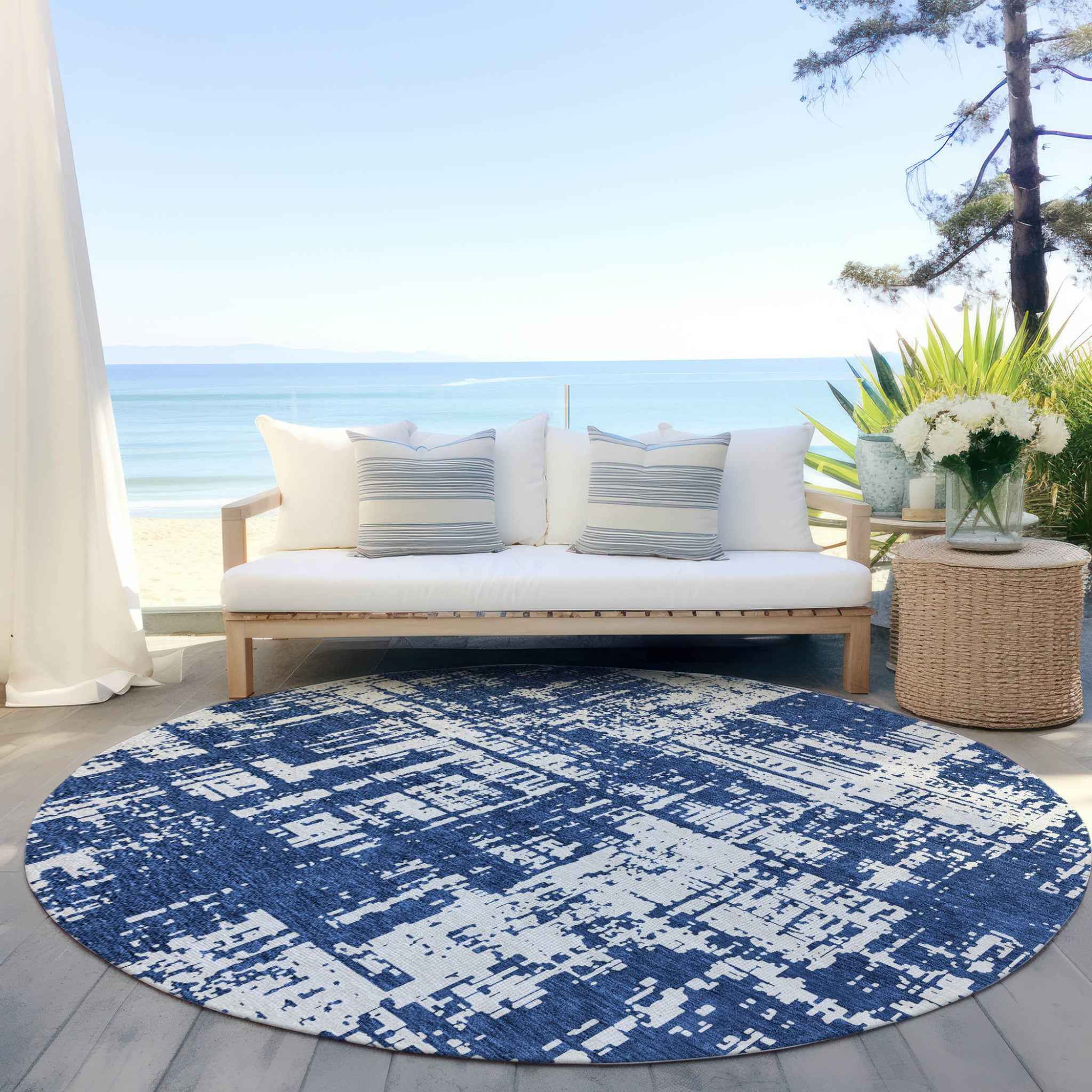 8' Navy Blue And Ivory Round Abstract Washable Indoor Outdoor Area Rug