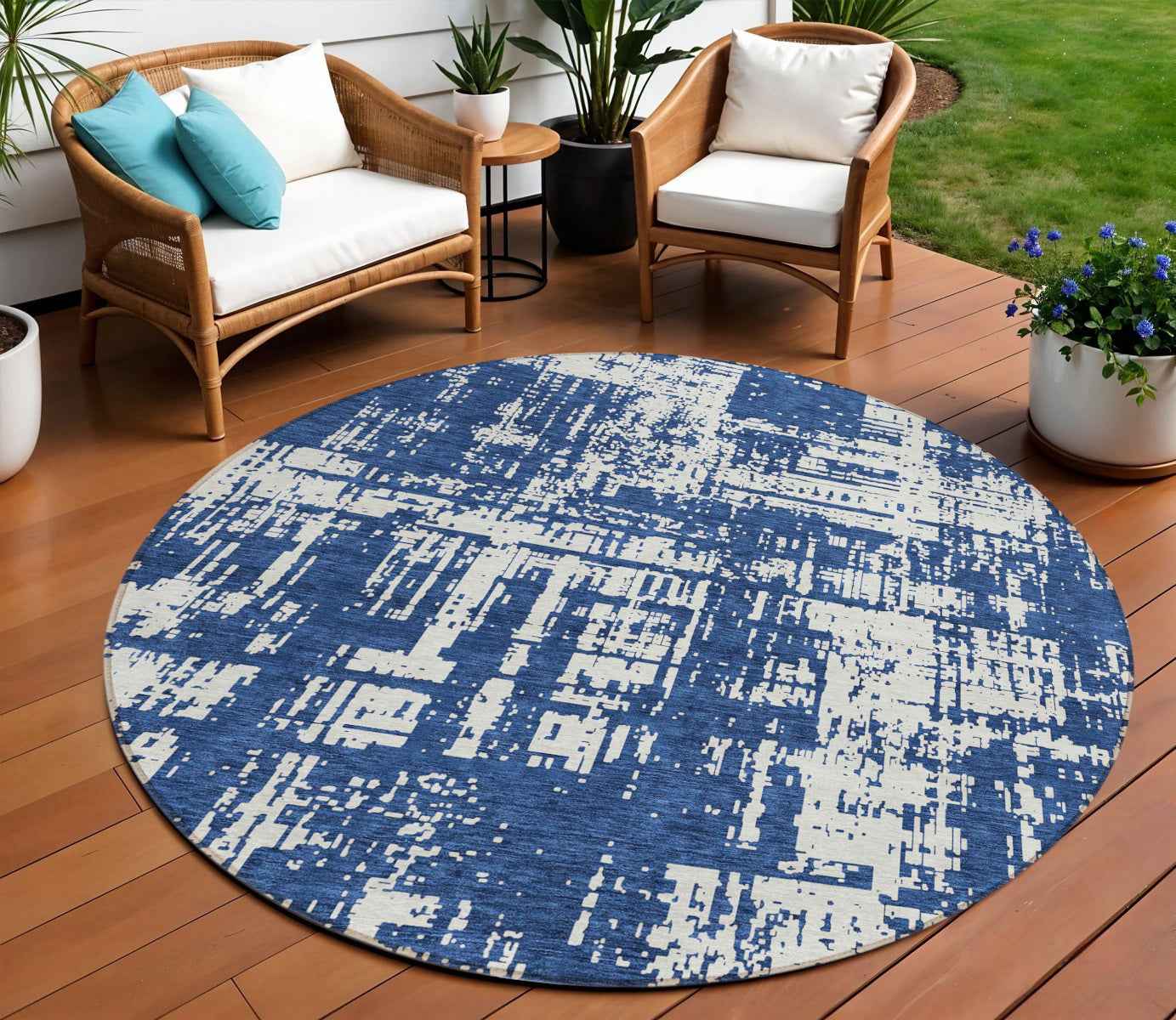 8' Navy Blue And Ivory Round Abstract Washable Indoor Outdoor Area Rug