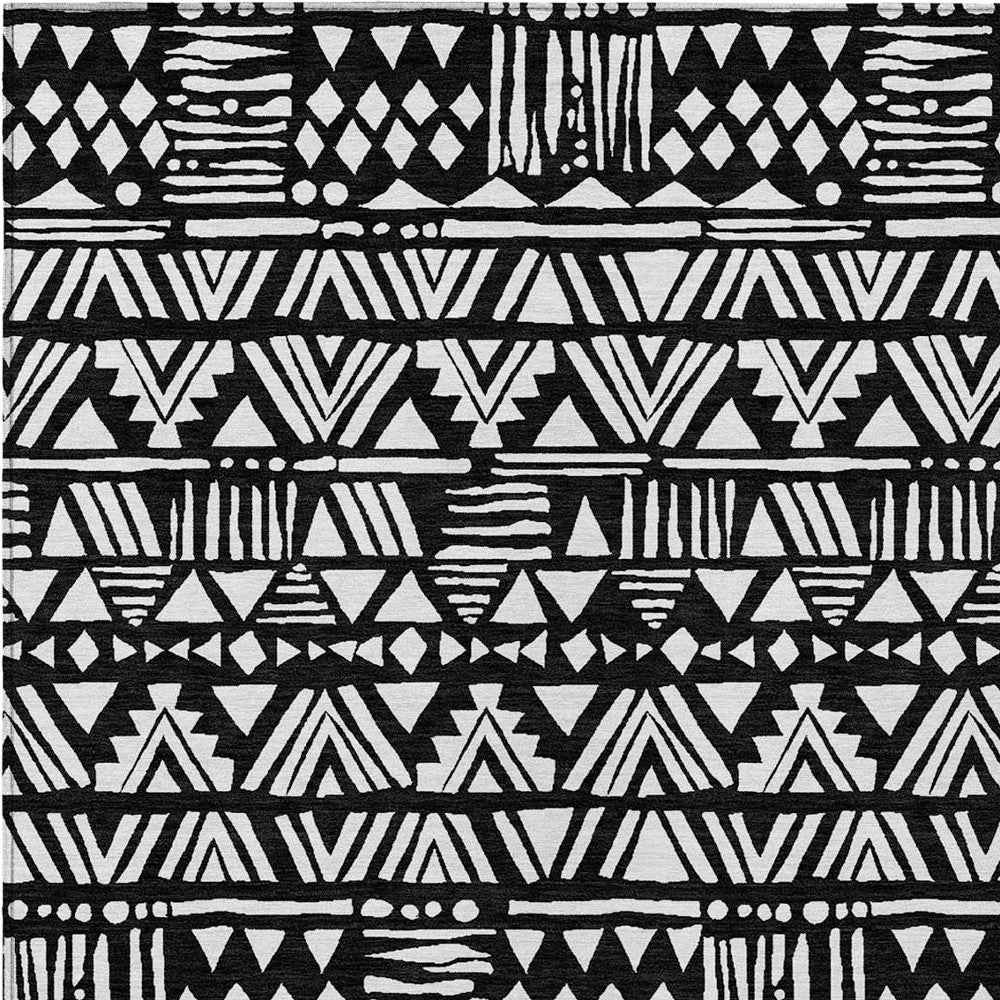9' X 12' Black And Ivory Southwestern Washable Indoor Outdoor Area Rug