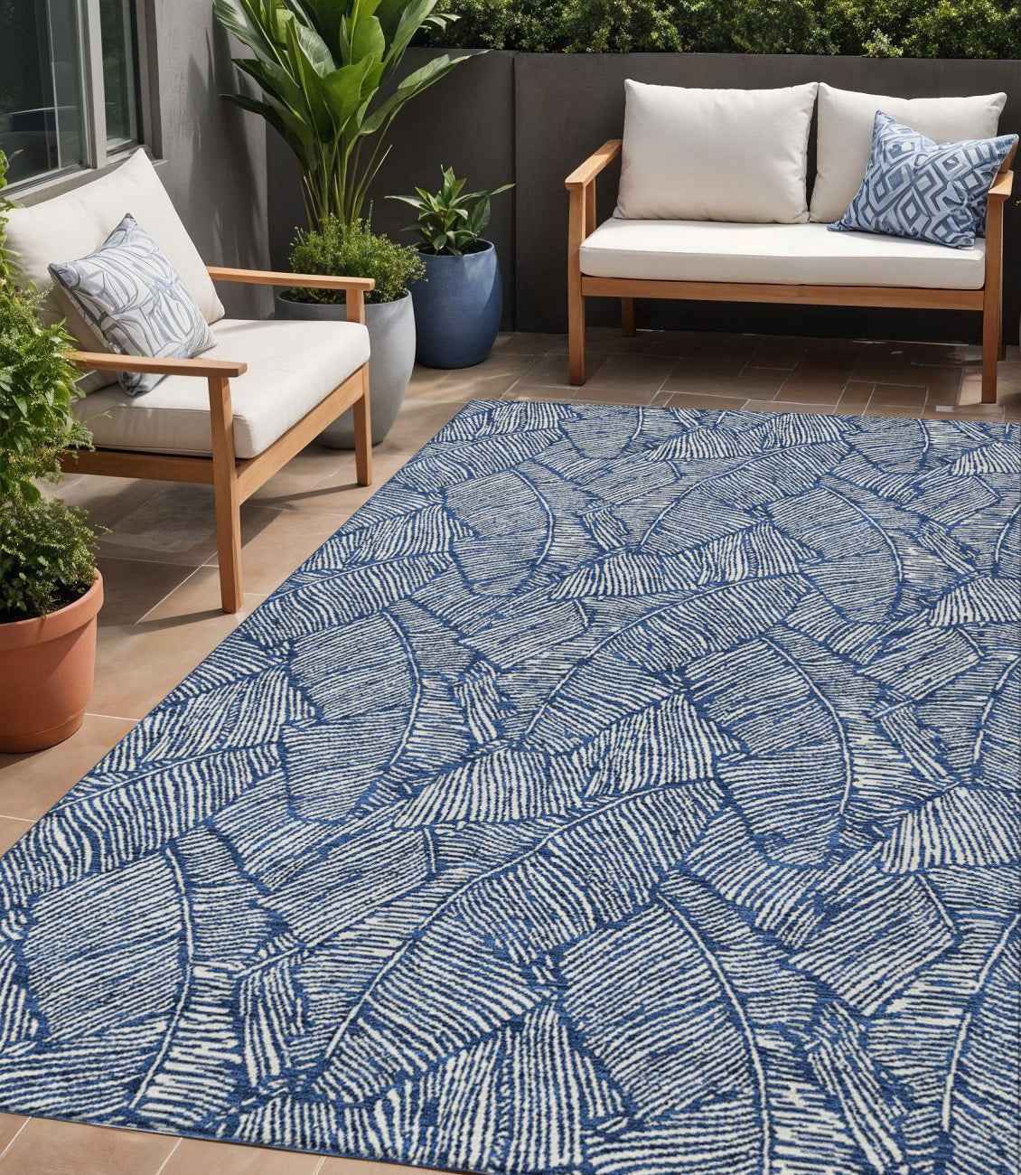 5' X 8' Navy Blue And Ivory Floral Washable Indoor Outdoor Area Rug