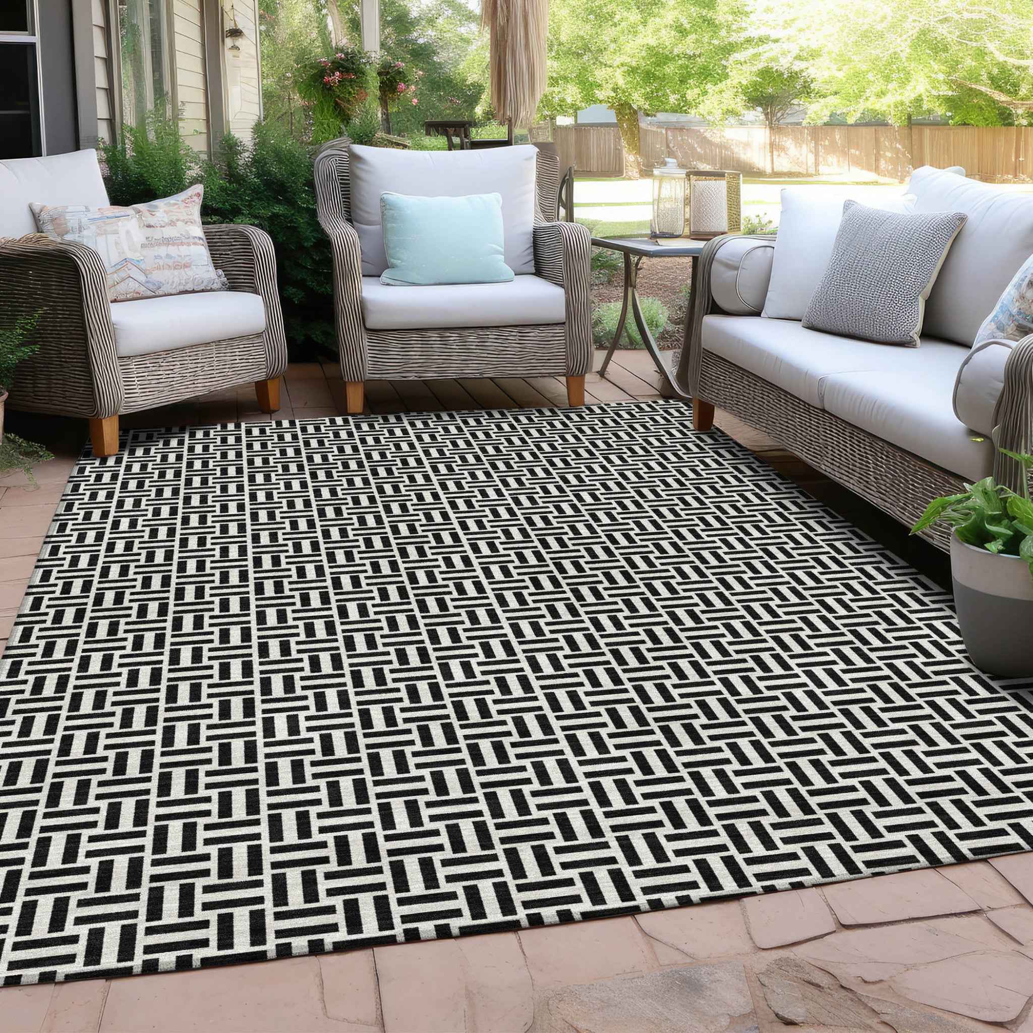 5' X 8' Black And Ivory Geometric Washable Indoor Outdoor Area Rug