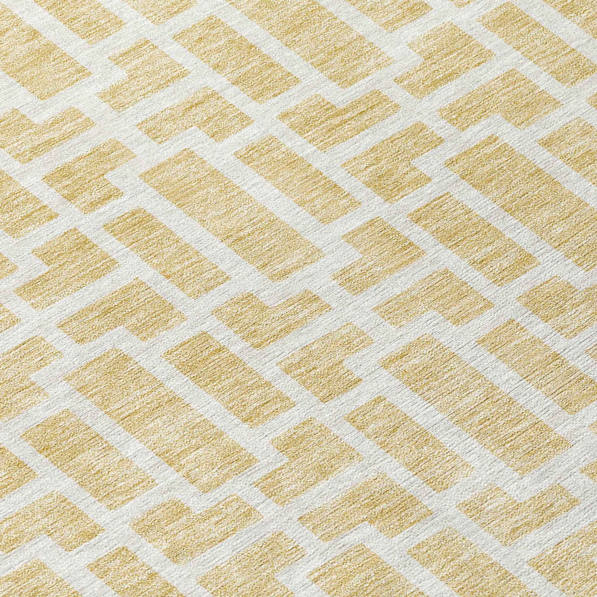 8' Wheat And Ivory Round Geometric Washable Indoor Outdoor Area Rug