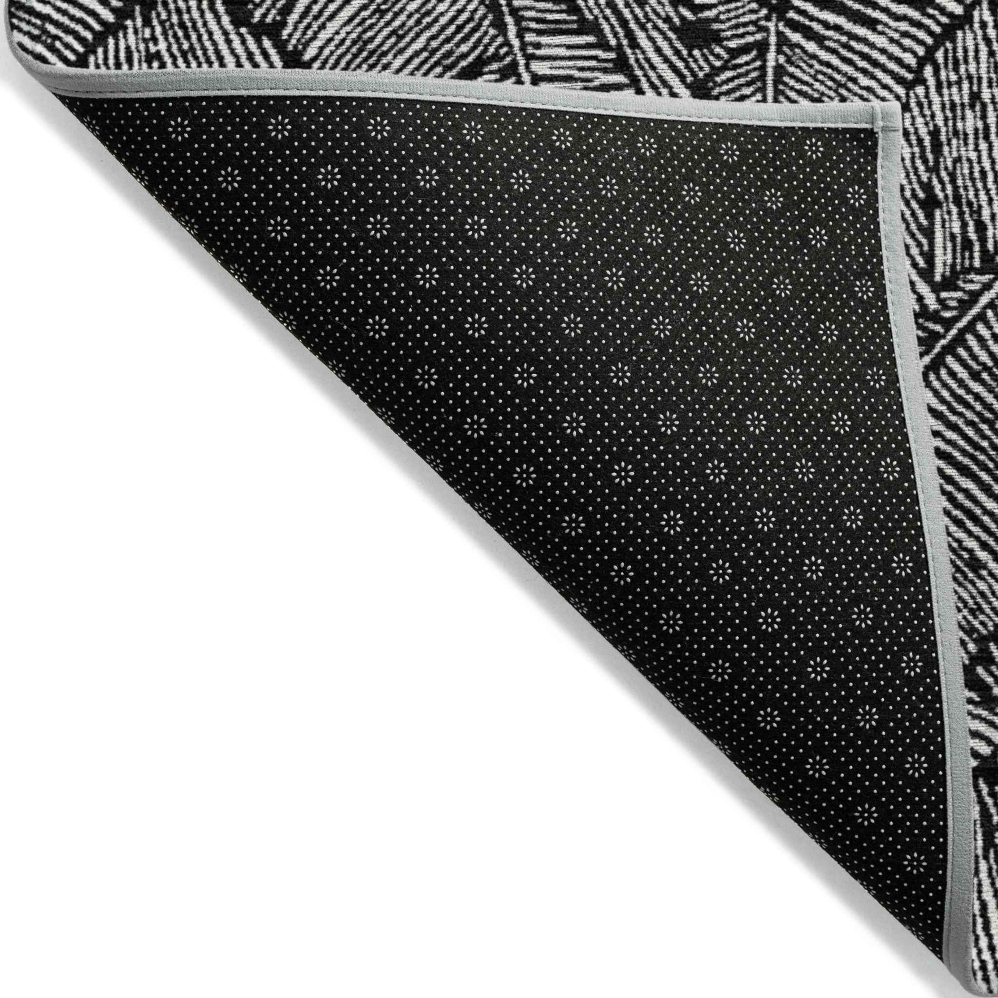 3' X 5' Black And Ivory Floral Washable Indoor Outdoor Area Rug