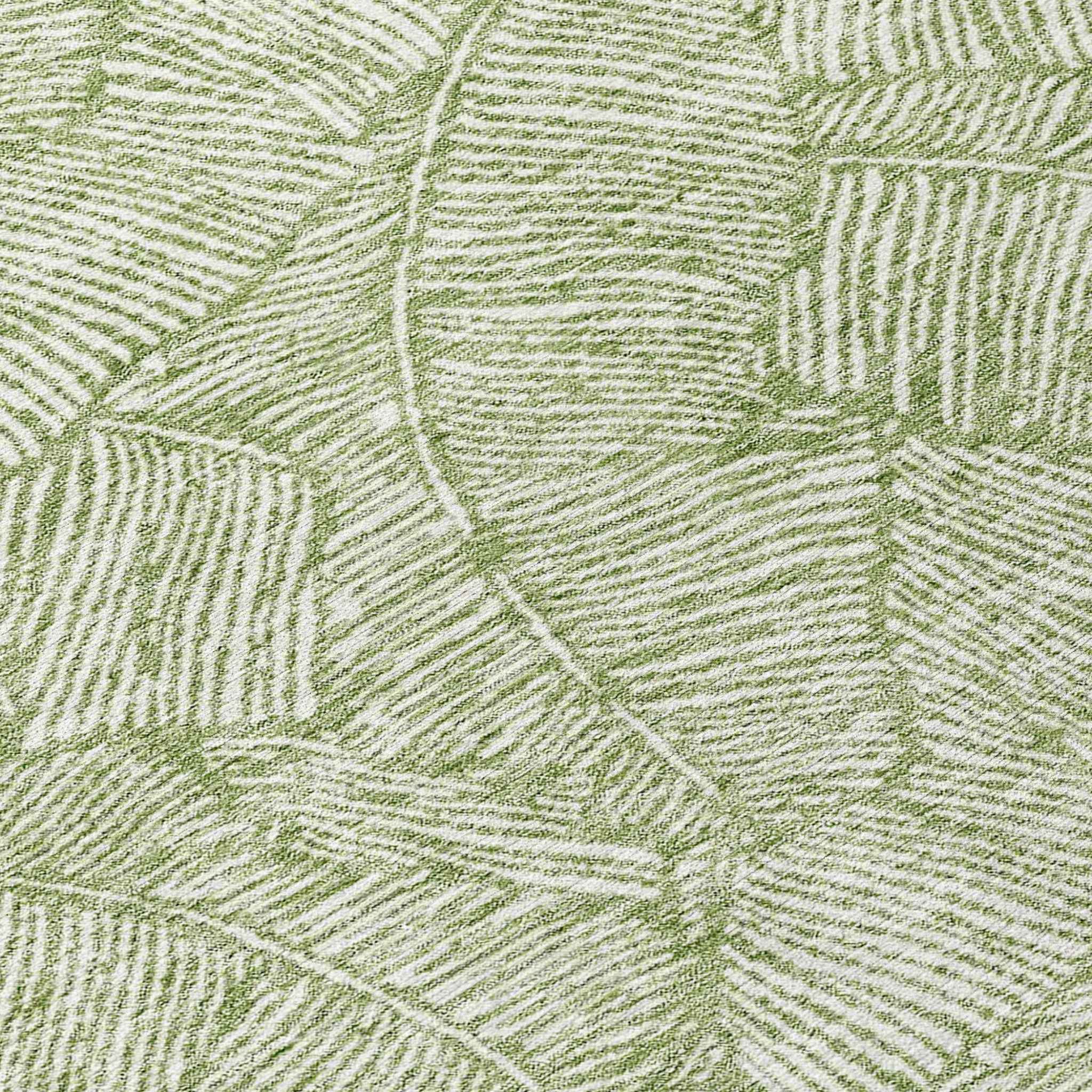 8' Green And Ivory Round Floral Washable Indoor Outdoor Area Rug