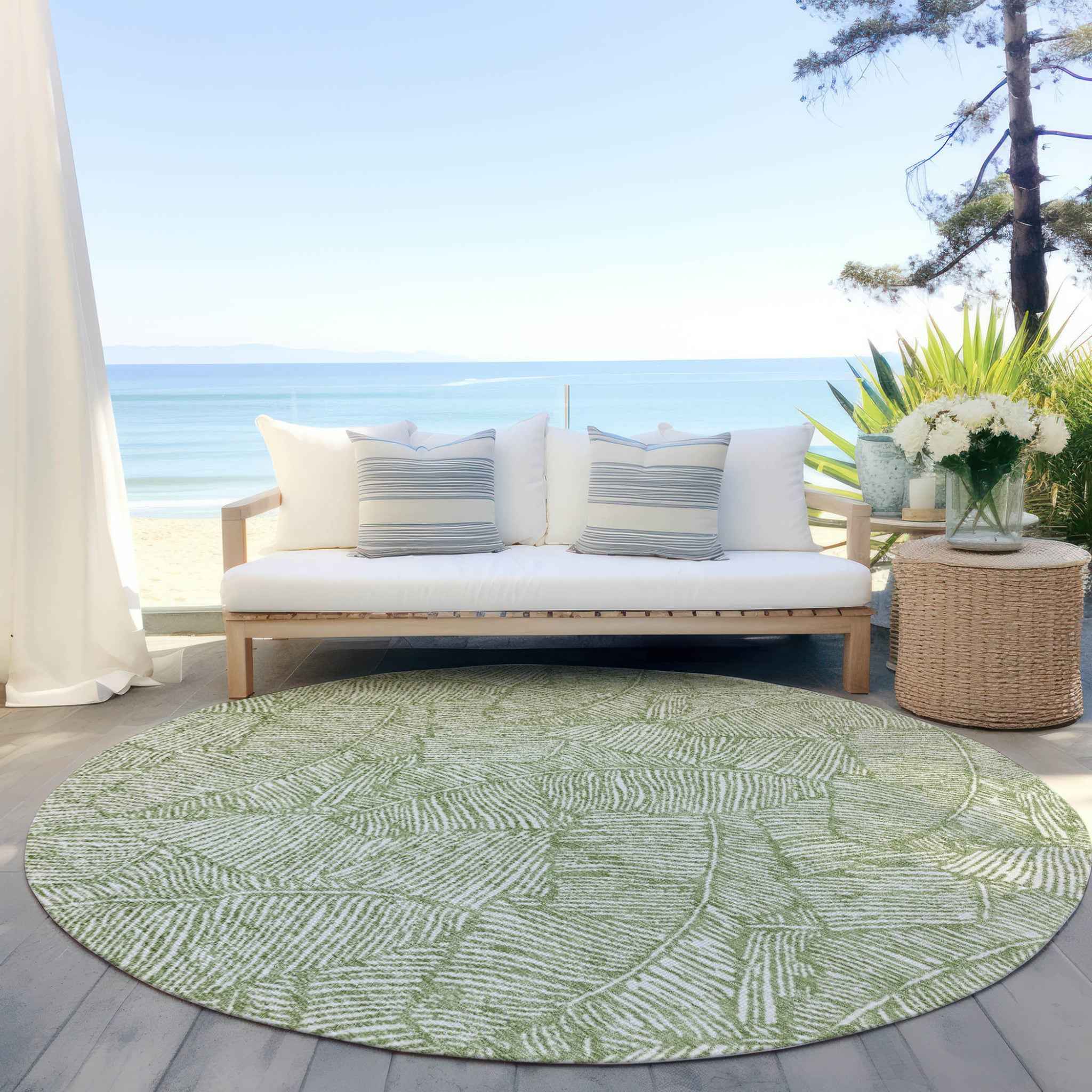 8' Green And Ivory Round Floral Washable Indoor Outdoor Area Rug
