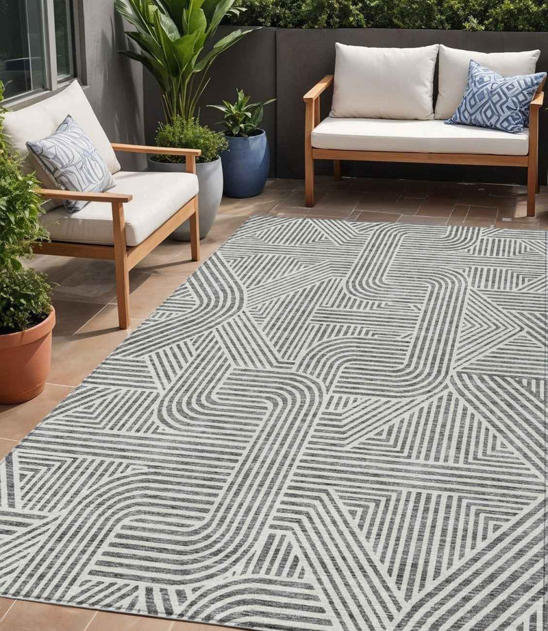 5' X 8' Gray And Ivory Abstract Washable Indoor Outdoor Area Rug
