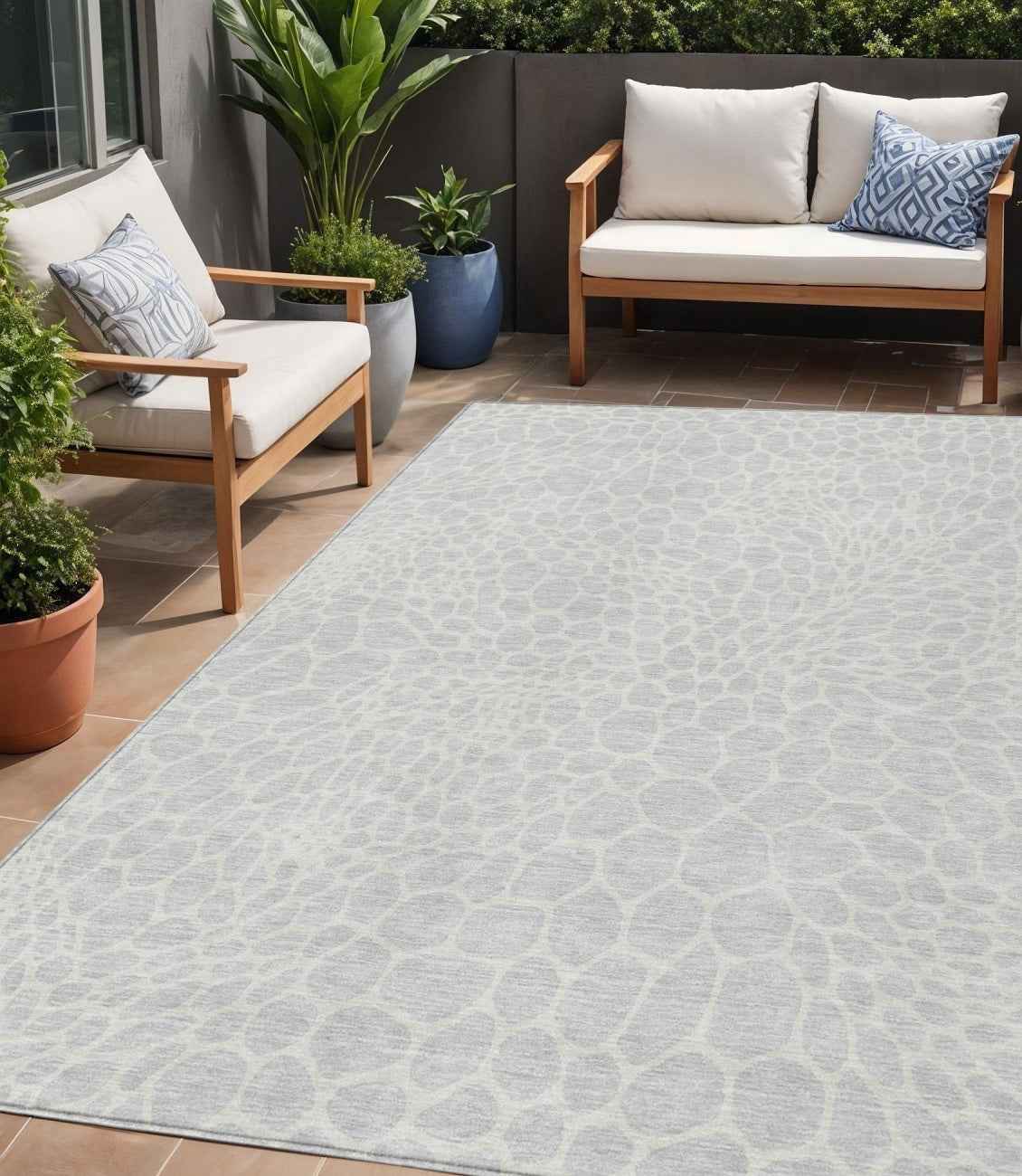 5' X 8' Silver And Gray Geometric Washable Indoor Outdoor Area Rug