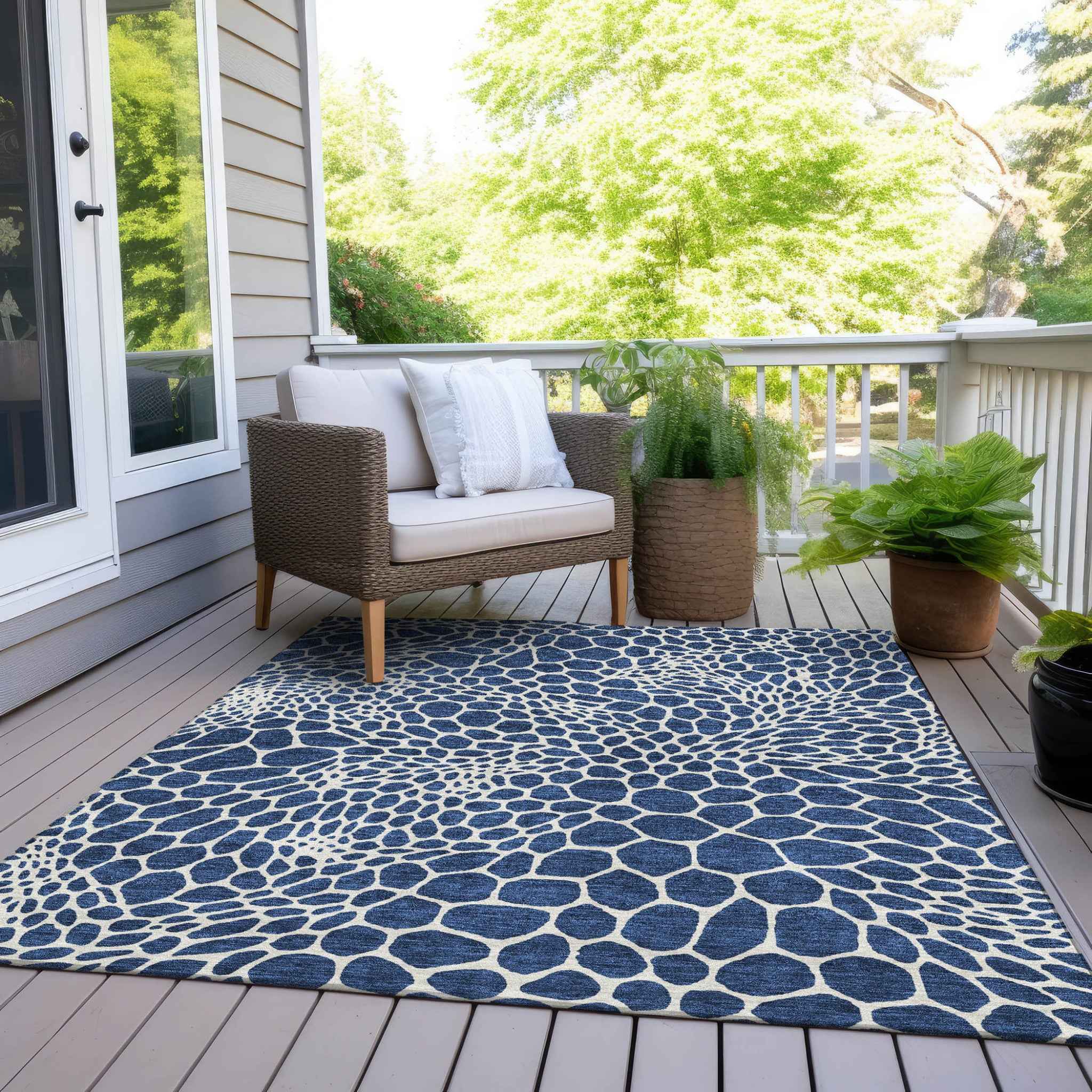 8' X 10' Navy Blue And Ivory Geometric Washable Indoor Outdoor Area Rug