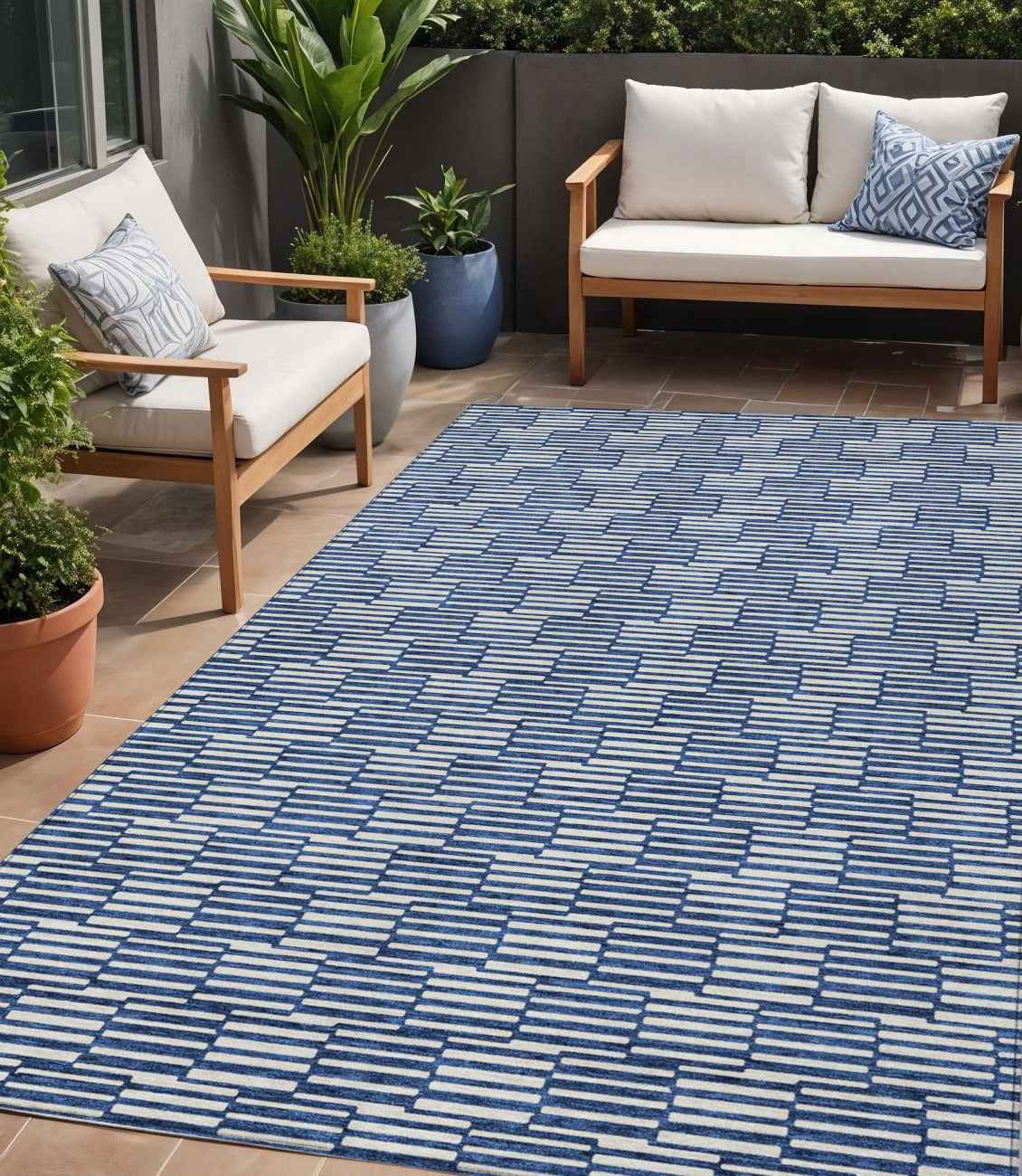 5' X 8' Navy Blue And Ivory Geometric Washable Indoor Outdoor Area Rug