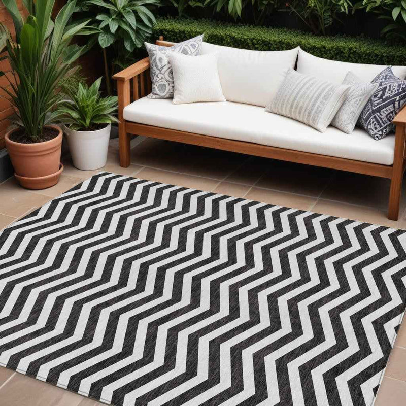 8' X 10' Black And Ivory Chevron Washable Indoor Outdoor Area Rug