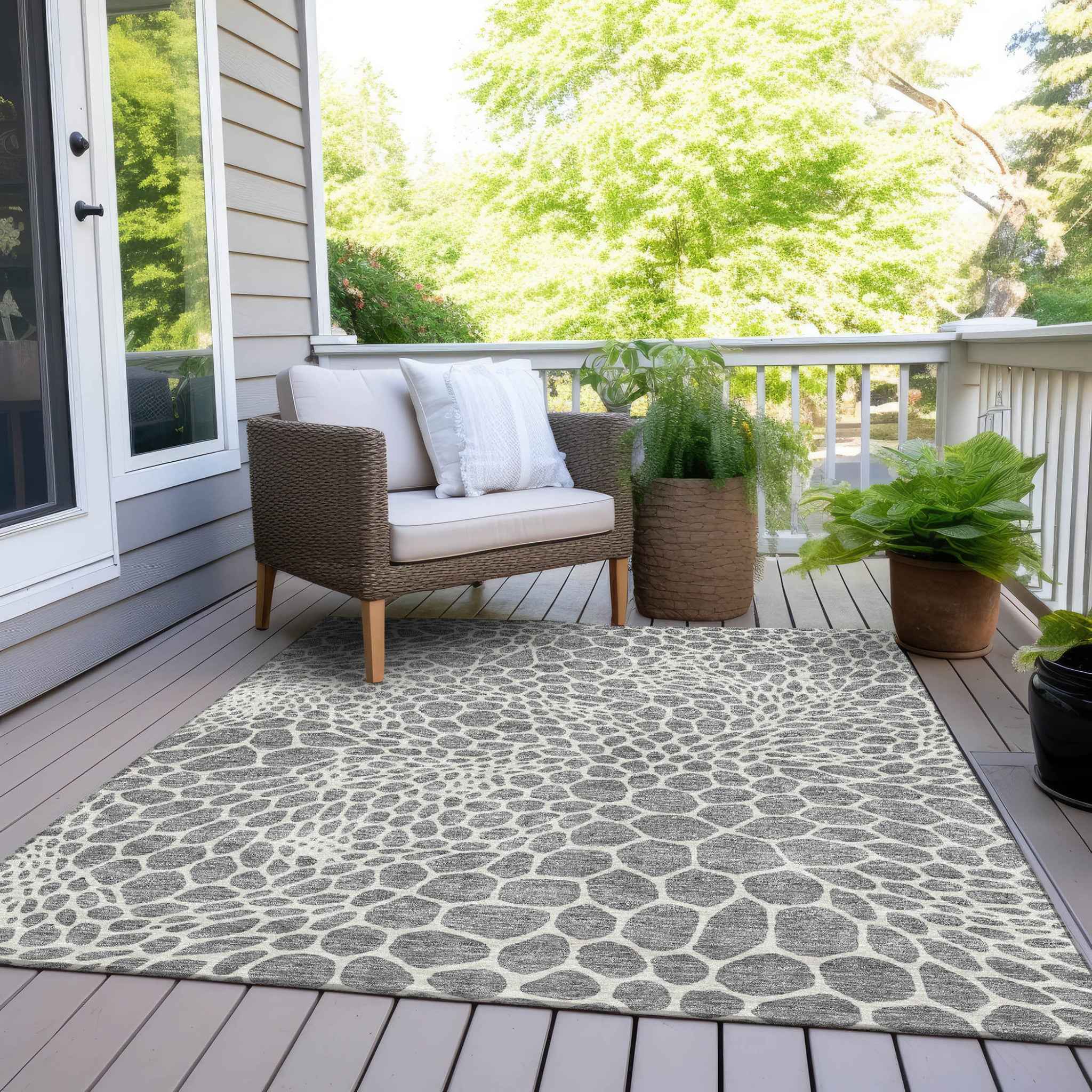 9' X 12' Gray And Ivory Geometric Washable Indoor Outdoor Area Rug