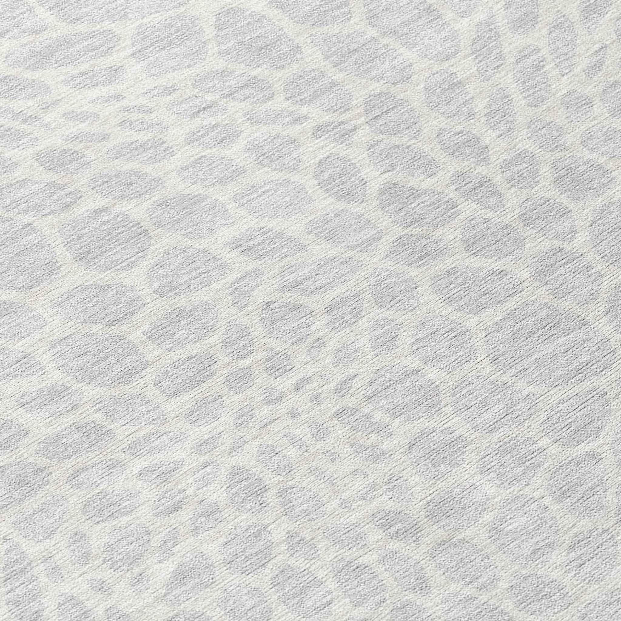 8' Silver And Gray Round Geometric Washable Indoor Outdoor Area Rug