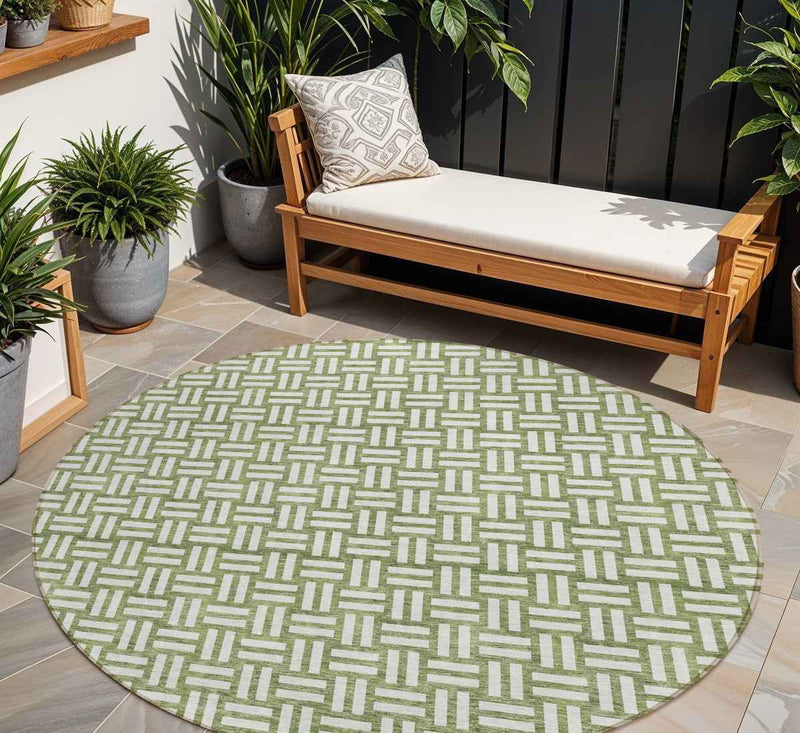 8' Green And Ivory Round Geometric Washable Indoor Outdoor Area Rug