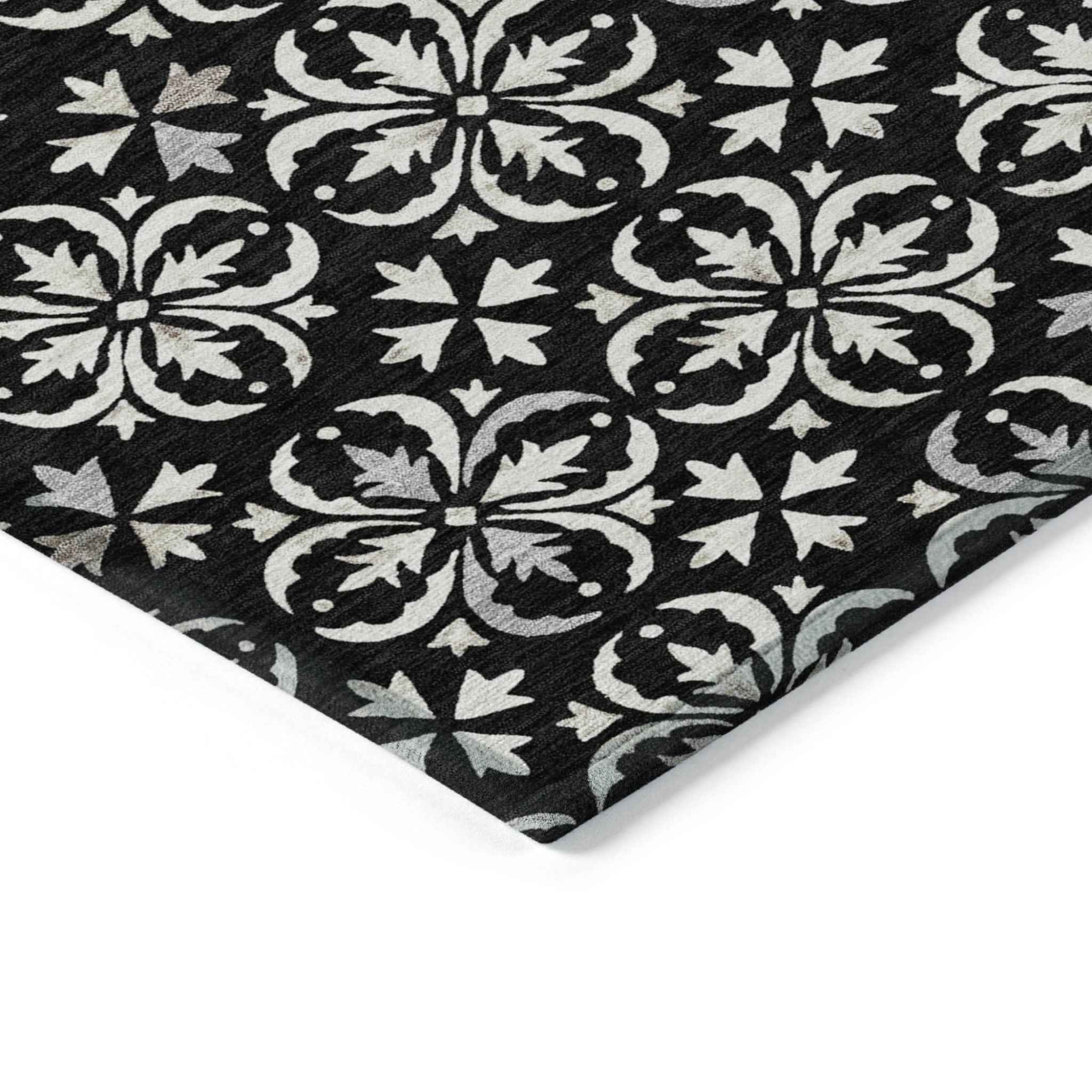 5' X 8' Black And Ivory Floral Washable Indoor Outdoor Area Rug