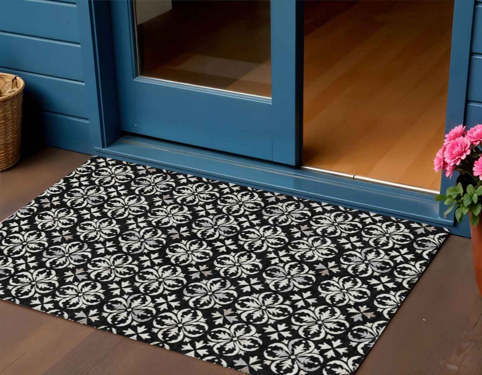 3' X 5' Black And Ivory Floral Washable Indoor Outdoor Area Rug