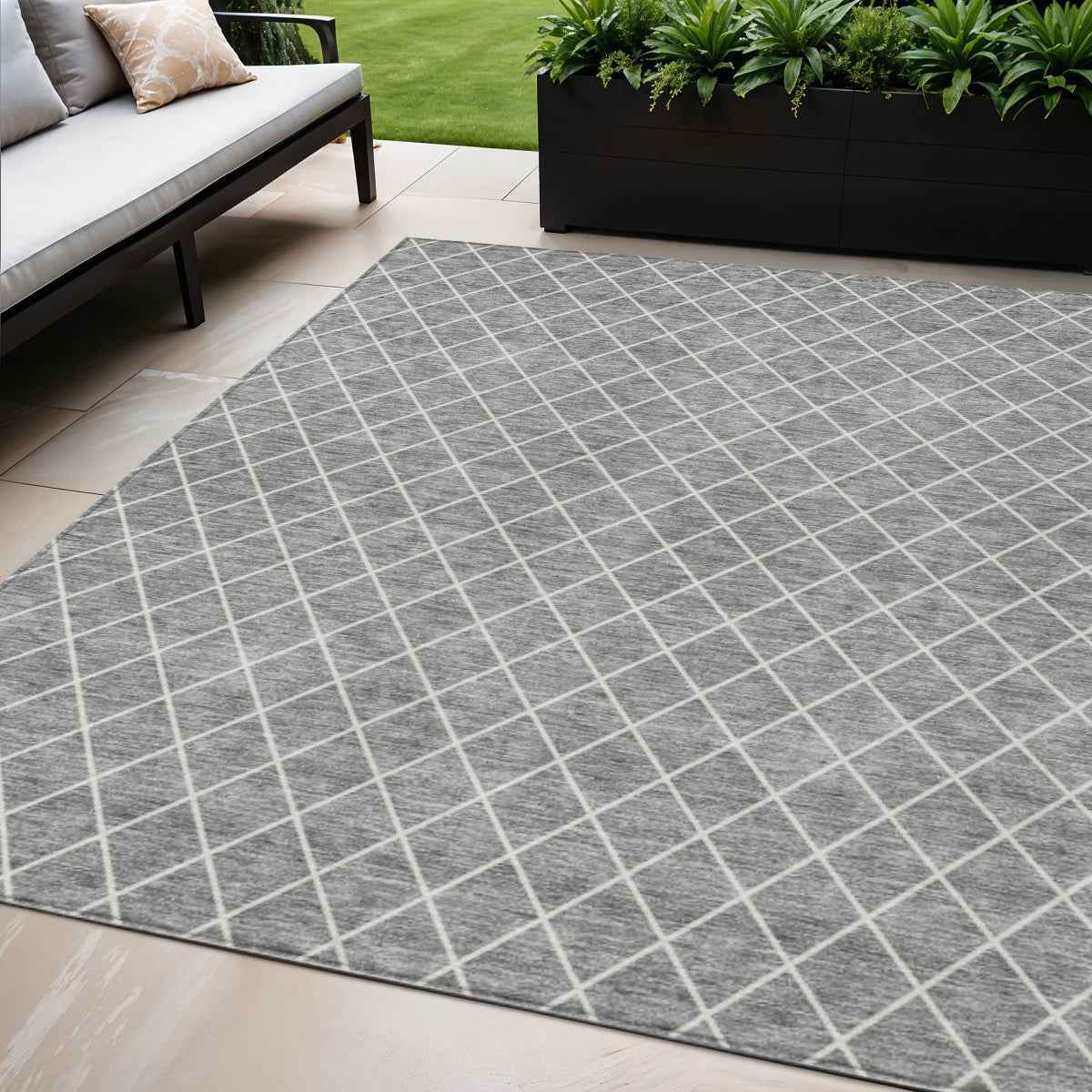 5' X 8' Gray And Ivory Geometric Washable Indoor Outdoor Area Rug