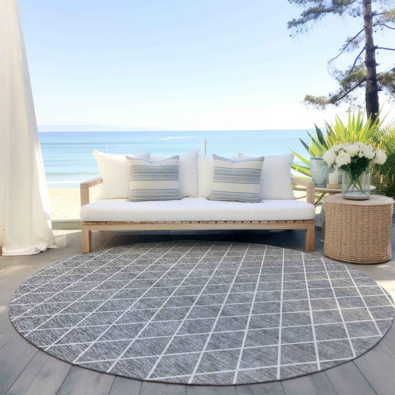 8' Gray And Ivory Round Geometric Washable Indoor Outdoor Area Rug