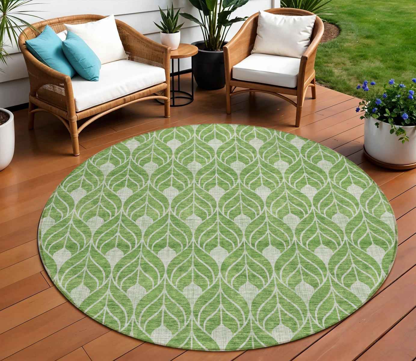 8' Green And Light Green Round Geometric Washable Indoor Outdoor Area Rug