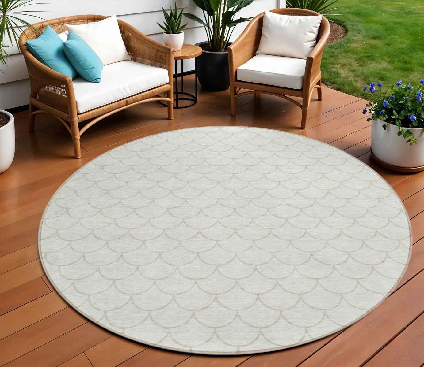 8' Ivory And Beige Round Geometric Washable Indoor Outdoor Area Rug