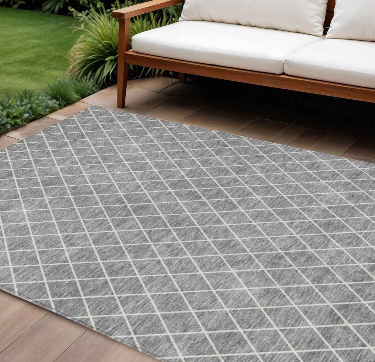 8' X 10' Gray And Ivory Geometric Washable Indoor Outdoor Area Rug