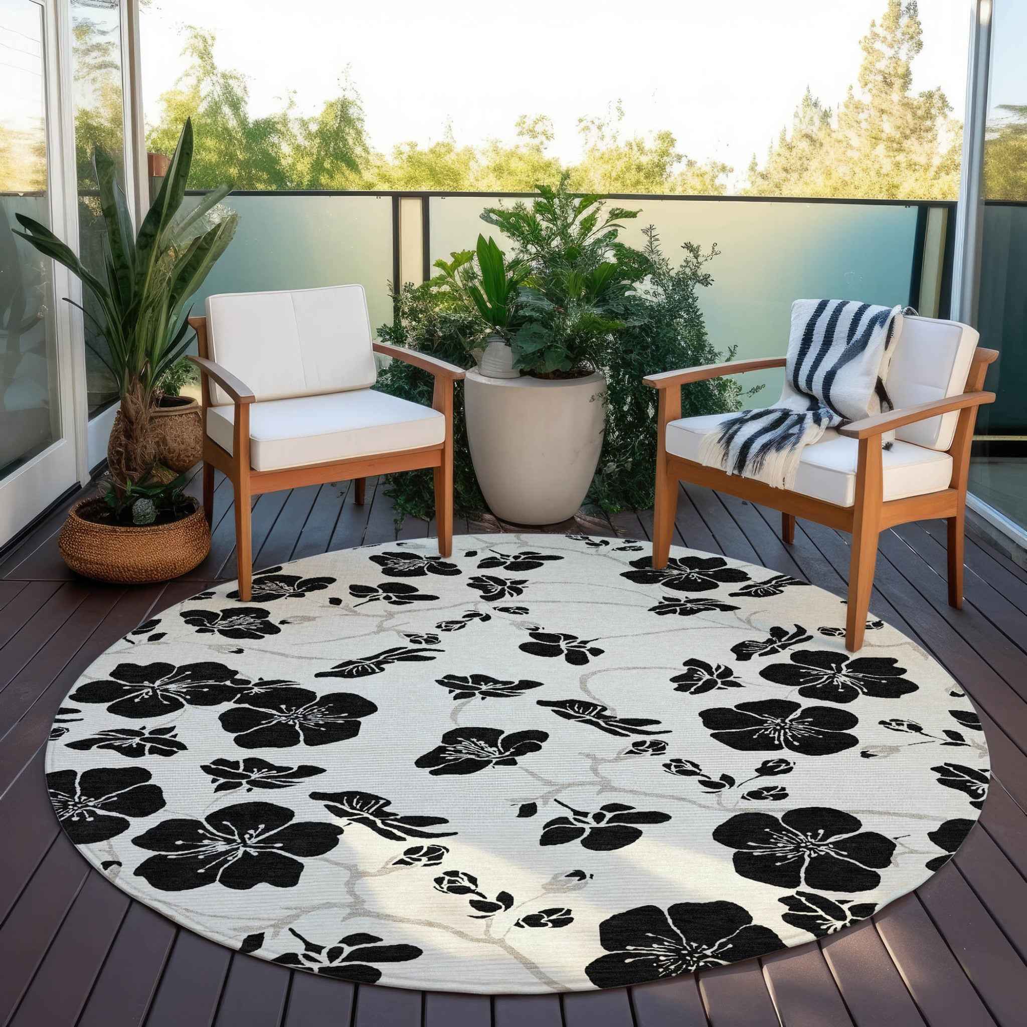 8' Ivory And Black Round Floral Washable Indoor Outdoor Area Rug