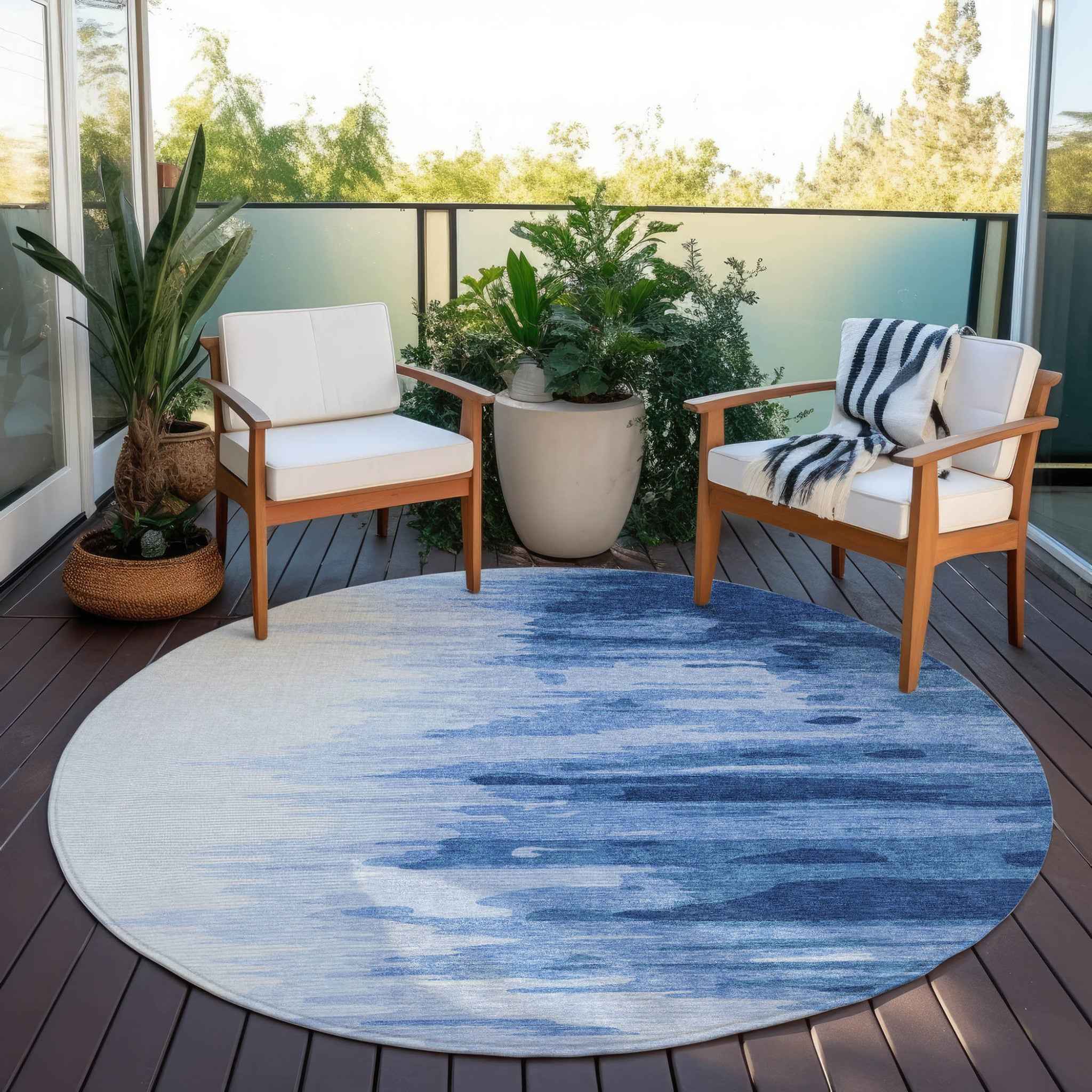 8' Navy Blue And Ivory Round Abstract Washable Indoor Outdoor Area Rug