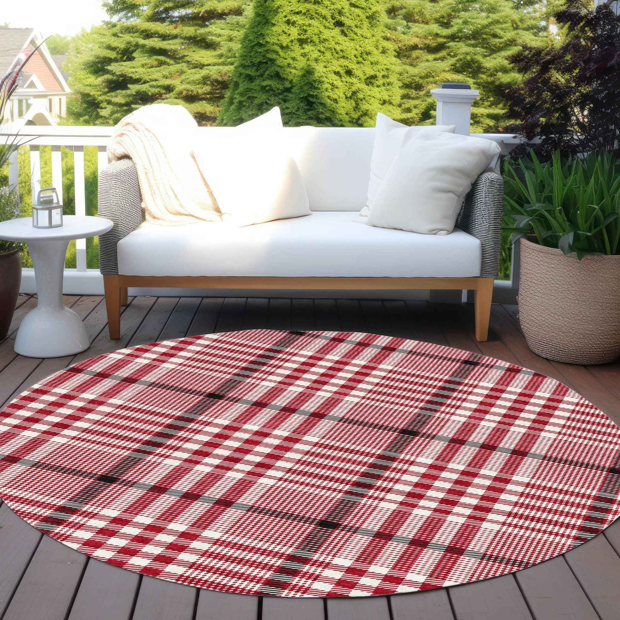 8' Red Black And Ivory Round Plaid Washable Indoor Outdoor Area Rug