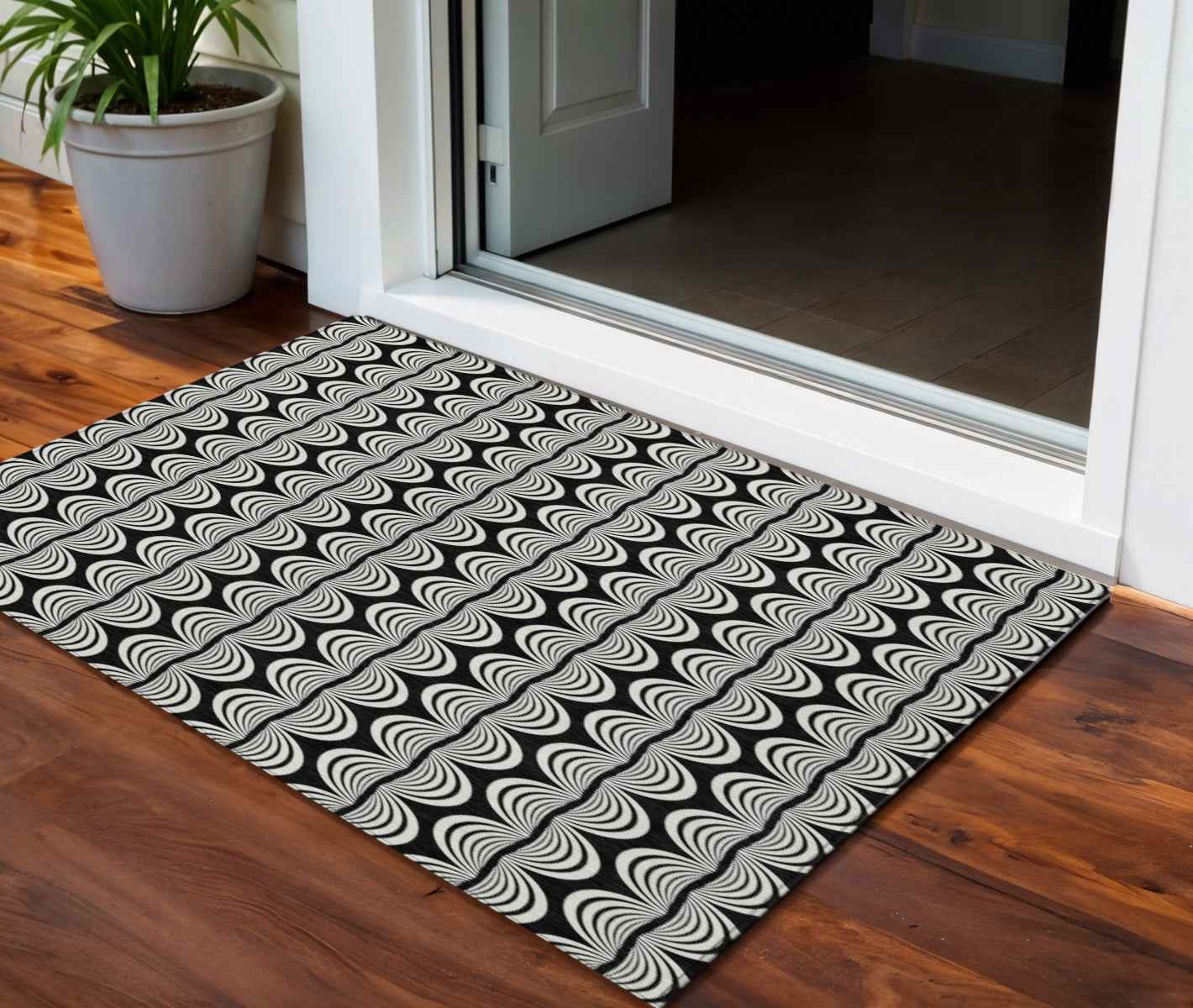 3' X 5' Black And Ivory Ogee Washable Indoor Outdoor Area Rug